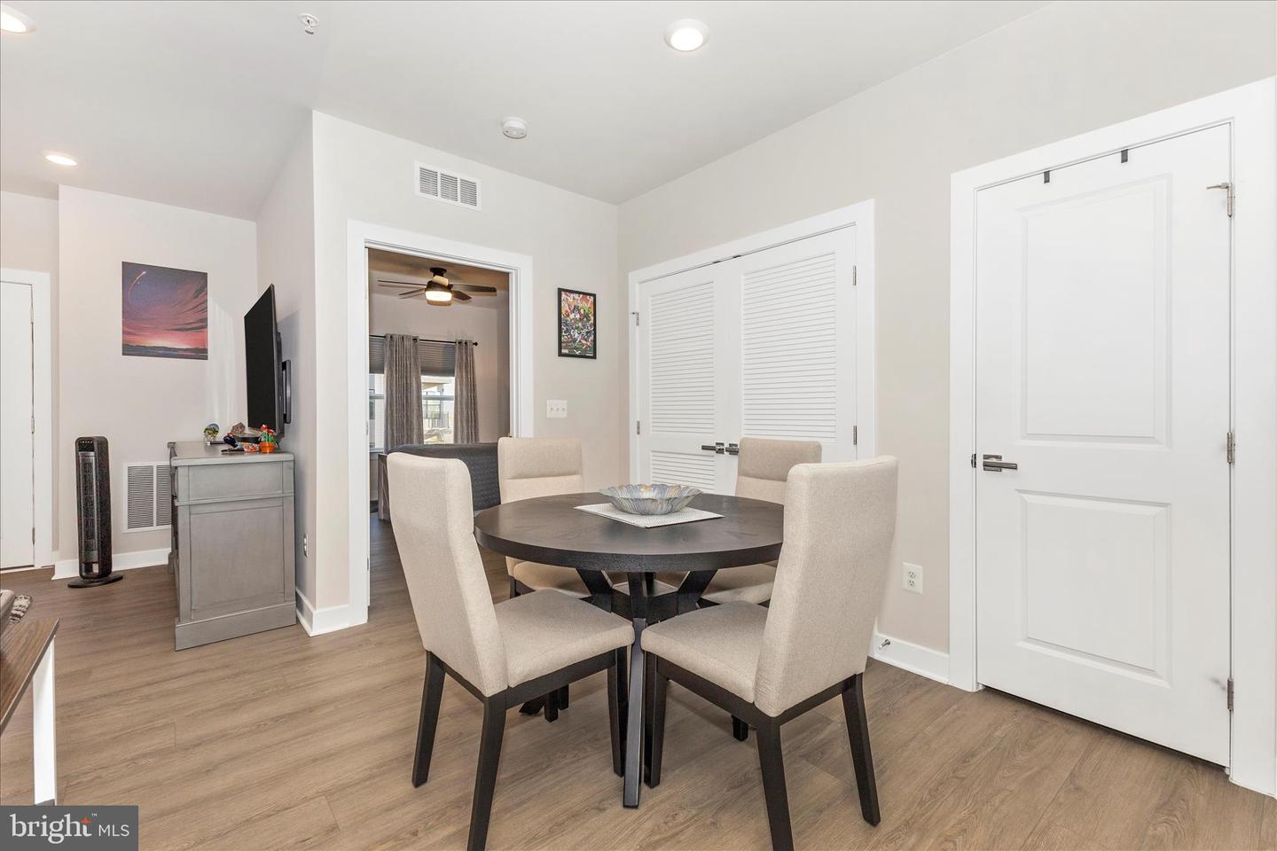 12865 MOSAIC PARK WAY #3J, HERNDON, Virginia 20171, 2 Bedrooms Bedrooms, ,2 BathroomsBathrooms,Residential,For sale,12865 MOSAIC PARK WAY #3J,VAFX2277830 MLS # VAFX2277830 12865 MOSAIC PARK WAY #3J, HERNDON, Virginia 20171, 2 Bedrooms Bedrooms, ,2 BathroomsBathrooms,Residential,For sale,12865 MOSAIC PARK WAY #3J,VAFX2277830 MLS # VAFX2277830