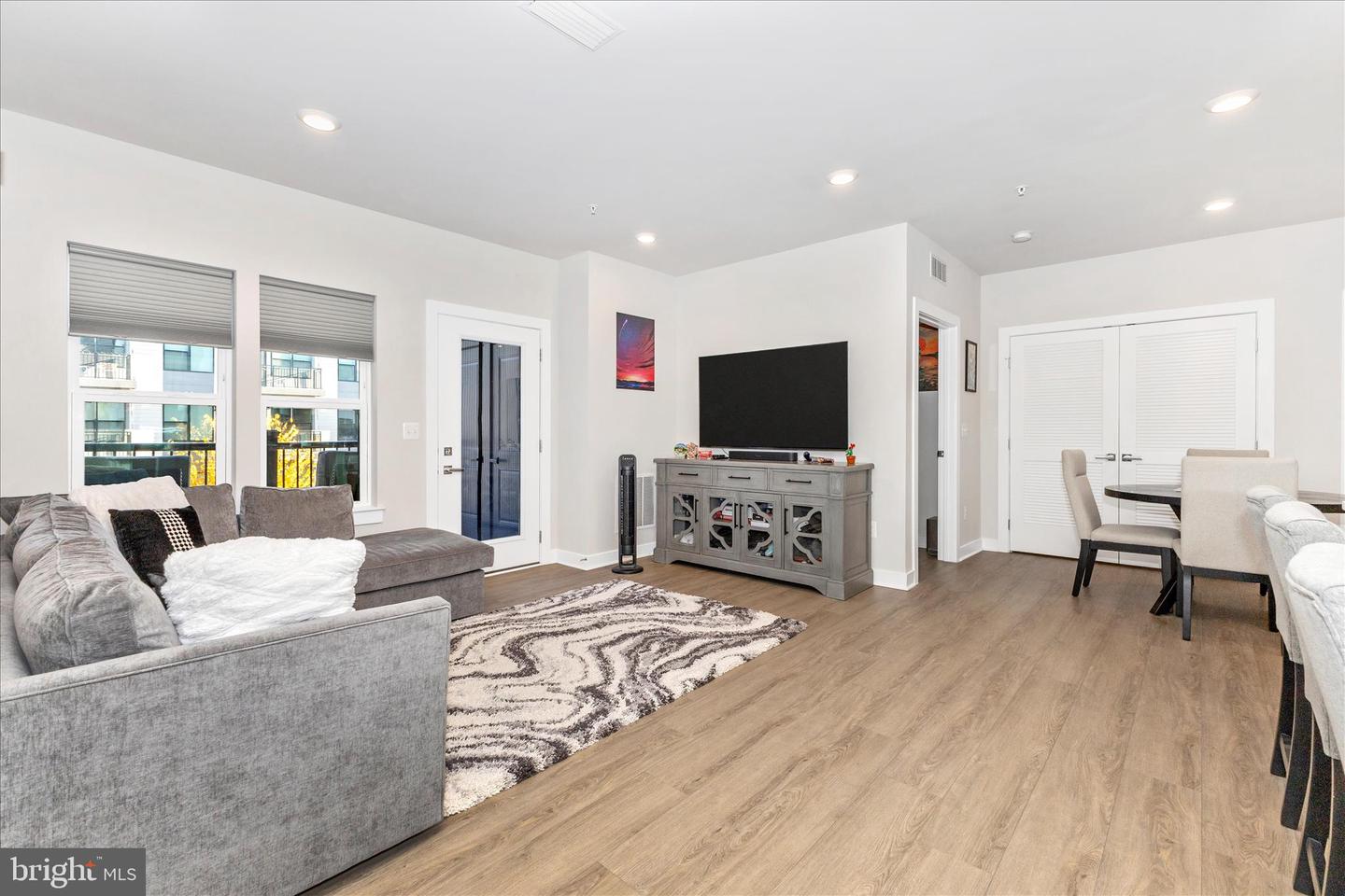 12865 MOSAIC PARK WAY #3J, HERNDON, Virginia 20171, 2 Bedrooms Bedrooms, ,2 BathroomsBathrooms,Residential,For sale,12865 MOSAIC PARK WAY #3J,VAFX2277830 MLS # VAFX2277830 12865 MOSAIC PARK WAY #3J, HERNDON, Virginia 20171, 2 Bedrooms Bedrooms, ,2 BathroomsBathrooms,Residential,For sale,12865 MOSAIC PARK WAY #3J,VAFX2277830 MLS # VAFX2277830