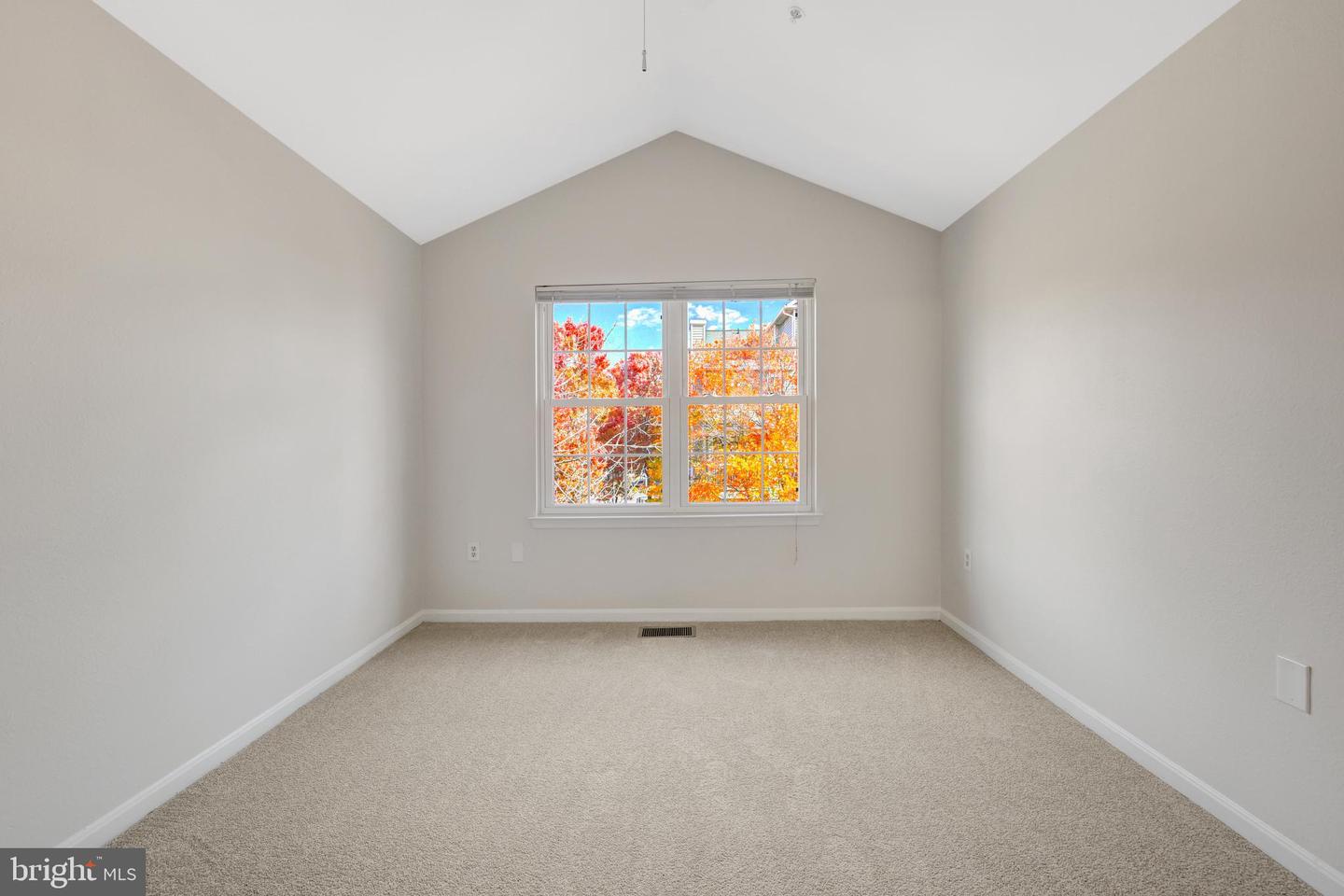 12899 FAIR BRIAR LN, FAIRFAX, Virginia 22033, 2 Bedrooms Bedrooms, ,1 BathroomBathrooms,Residential,For sale,12899 FAIR BRIAR LN,VAFX2277614 MLS # VAFX2277614