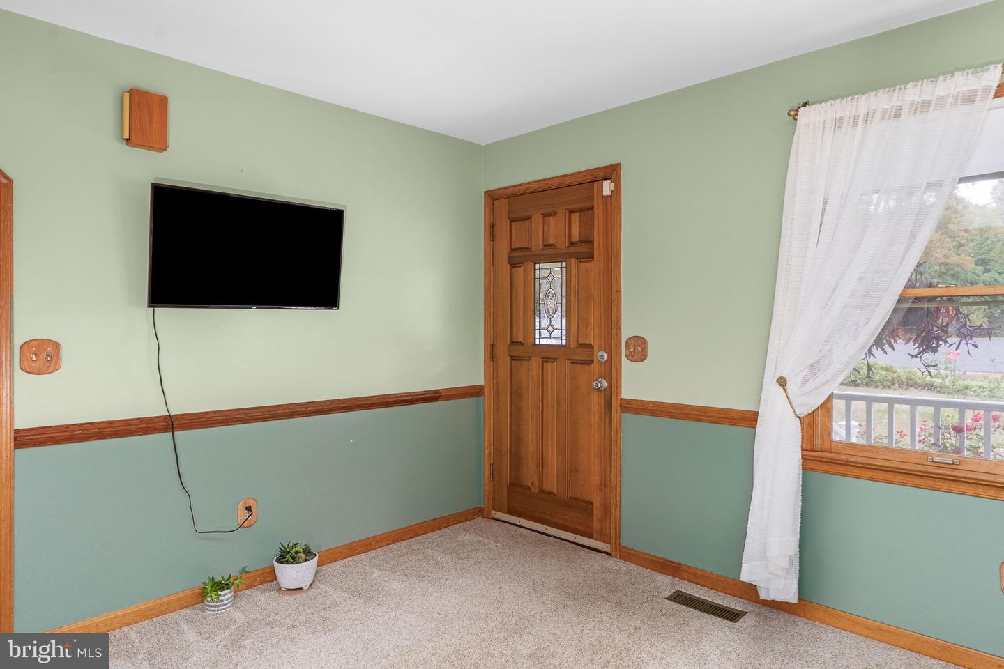 10722 LOVETT DR, FREDERICKSBURG, Virginia 22407, 3 Bedrooms Bedrooms, 10 Rooms Rooms,2 BathroomsBathrooms,Residential,For sale,10722 LOVETT DR,VASP2037424 MLS # VASP2037424 10722 LOVETT DR, FREDERICKSBURG, Virginia 22407, 3 Bedrooms Bedrooms, 10 Rooms Rooms,2 BathroomsBathrooms,Residential,For sale,10722 LOVETT DR,VASP2037424 MLS # VASP2037424