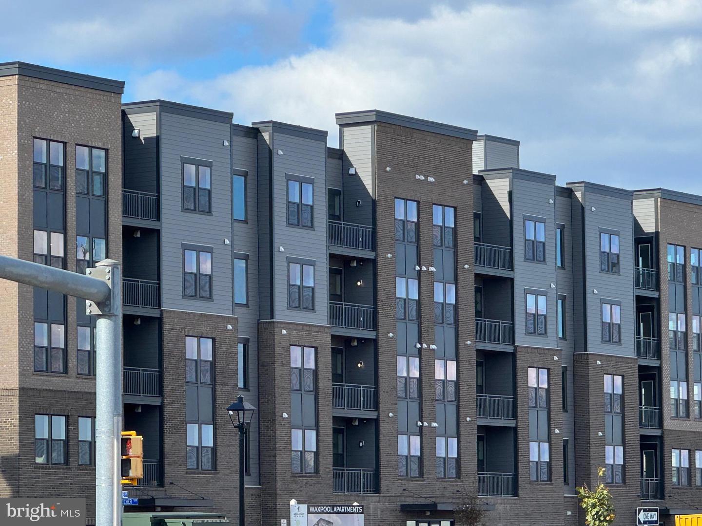 21731 DOVEKIE TER #408, ASHBURN, Virginia 20147, 2 Bedrooms Bedrooms, ,2 BathroomsBathrooms,Residential,For sale,21731 DOVEKIE TER #408,VALO2110488 MLS # VALO2110488 21731 DOVEKIE TER #408, ASHBURN, Virginia 20147, 2 Bedrooms Bedrooms, ,2 BathroomsBathrooms,Residential,For sale,21731 DOVEKIE TER #408,VALO2110488 MLS # VALO2110488