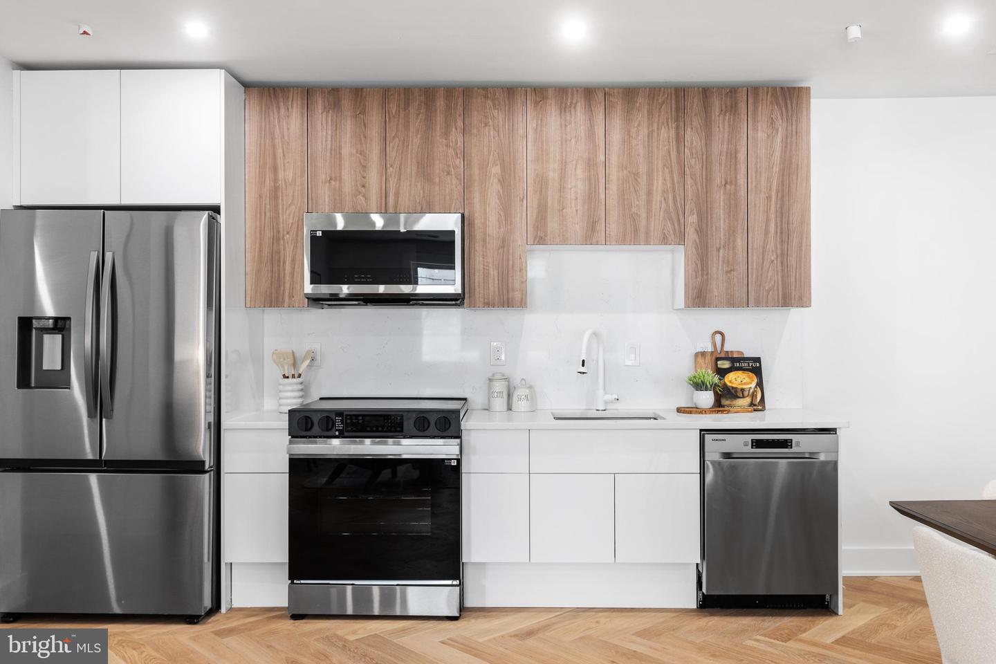 1124 FLORIDA AVE NE #104, WASHINGTON, District Of Columbia 20002, 1 Bedroom Bedrooms, ,1 BathroomBathrooms,Residential,For sale,1124 FLORIDA AVE NE #104,DCDC2230394 MLS # DCDC2230394