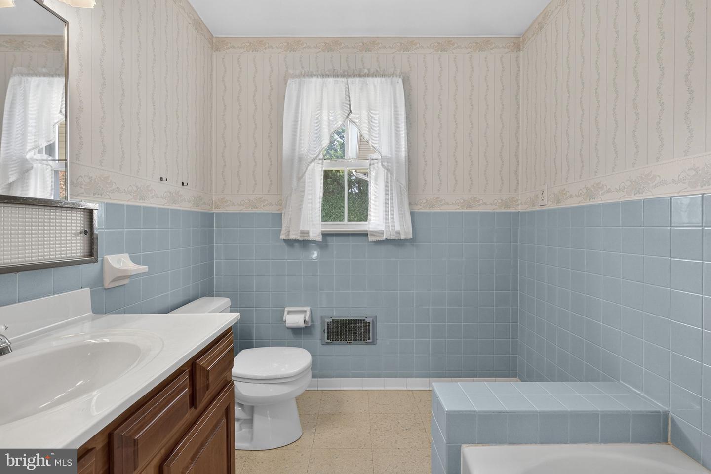 1243 N FREDERICK PIKE, WINCHESTER, Virginia 22603, 3 Bedrooms Bedrooms, ,2 BathroomsBathrooms,Residential,For sale,1243 N FREDERICK PIKE,VAFV2037860 MLS # VAFV2037860 1243 N FREDERICK PIKE, WINCHESTER, Virginia 22603, 3 Bedrooms Bedrooms, ,2 BathroomsBathrooms,Residential,For sale,1243 N FREDERICK PIKE,VAFV2037860 MLS # VAFV2037860