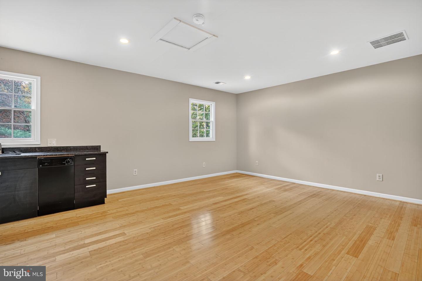 6171 HEMLOCK CT, MANASSAS, Virginia 20112, 5 Bedrooms Bedrooms, ,4 BathroomsBathrooms,Residential,For sale,6171 HEMLOCK CT,VAPW2107252 MLS # VAPW2107252 6171 HEMLOCK CT, MANASSAS, Virginia 20112, 5 Bedrooms Bedrooms, ,4 BathroomsBathrooms,Residential,For sale,6171 HEMLOCK CT,VAPW2107252 MLS # VAPW2107252