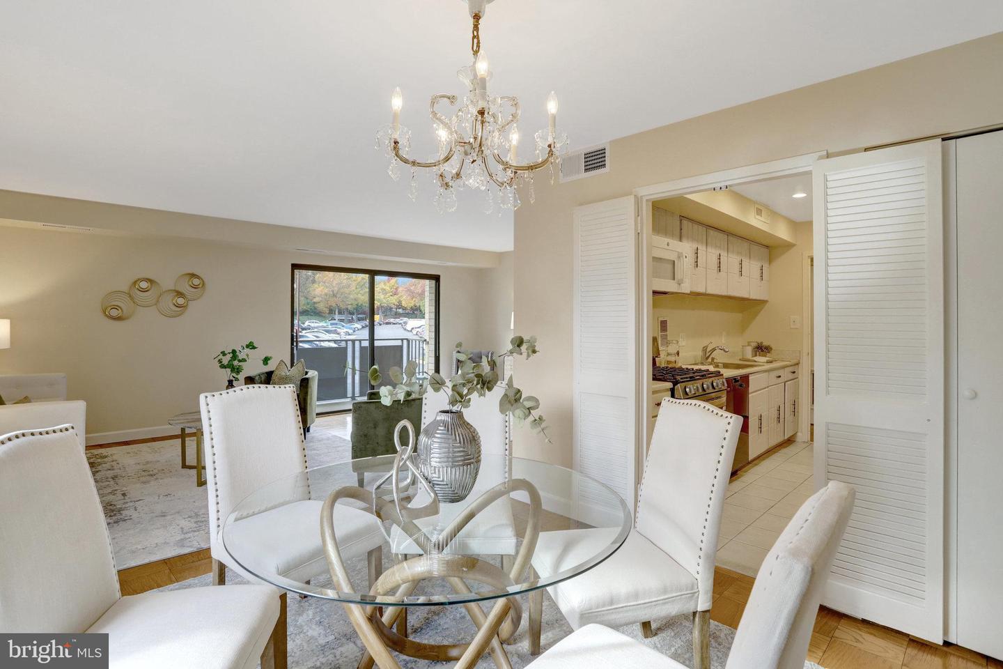 3100 S MANCHESTER ST #442, FALLS CHURCH, Virginia 22044, 2 Bedrooms Bedrooms, ,2 BathroomsBathrooms,Residential,For sale,3100 S MANCHESTER ST #442,VAFX2277824 MLS # VAFX2277824 3100 S MANCHESTER ST #442, FALLS CHURCH, Virginia 22044, 2 Bedrooms Bedrooms, ,2 BathroomsBathrooms,Residential,For sale,3100 S MANCHESTER ST #442,VAFX2277824 MLS # VAFX2277824