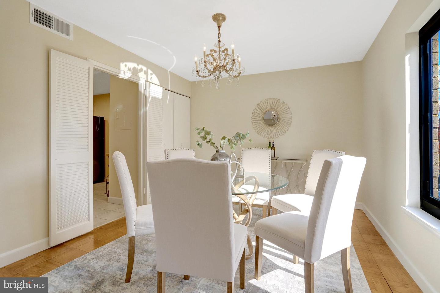 3100 S MANCHESTER ST #442, FALLS CHURCH, Virginia 22044, 2 Bedrooms Bedrooms, ,2 BathroomsBathrooms,Residential,For sale,3100 S MANCHESTER ST #442,VAFX2277824 MLS # VAFX2277824 3100 S MANCHESTER ST #442, FALLS CHURCH, Virginia 22044, 2 Bedrooms Bedrooms, ,2 BathroomsBathrooms,Residential,For sale,3100 S MANCHESTER ST #442,VAFX2277824 MLS # VAFX2277824