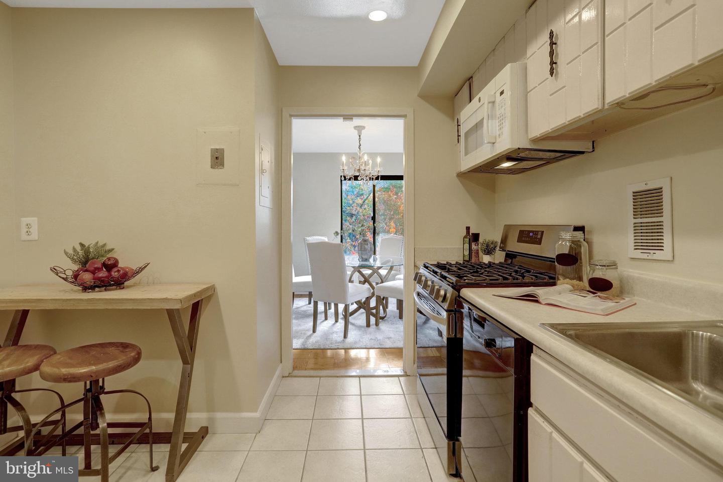 3100 S MANCHESTER ST #442, FALLS CHURCH, Virginia 22044, 2 Bedrooms Bedrooms, ,2 BathroomsBathrooms,Residential,For sale,3100 S MANCHESTER ST #442,VAFX2277824 MLS # VAFX2277824 3100 S MANCHESTER ST #442, FALLS CHURCH, Virginia 22044, 2 Bedrooms Bedrooms, ,2 BathroomsBathrooms,Residential,For sale,3100 S MANCHESTER ST #442,VAFX2277824 MLS # VAFX2277824