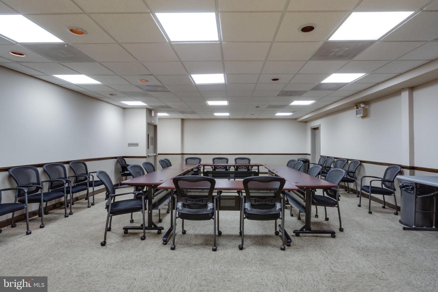 3100 S MANCHESTER ST #442, FALLS CHURCH, Virginia 22044, 2 Bedrooms Bedrooms, ,2 BathroomsBathrooms,Residential,For sale,3100 S MANCHESTER ST #442,VAFX2277824 MLS # VAFX2277824 3100 S MANCHESTER ST #442, FALLS CHURCH, Virginia 22044, 2 Bedrooms Bedrooms, ,2 BathroomsBathrooms,Residential,For sale,3100 S MANCHESTER ST #442,VAFX2277824 MLS # VAFX2277824