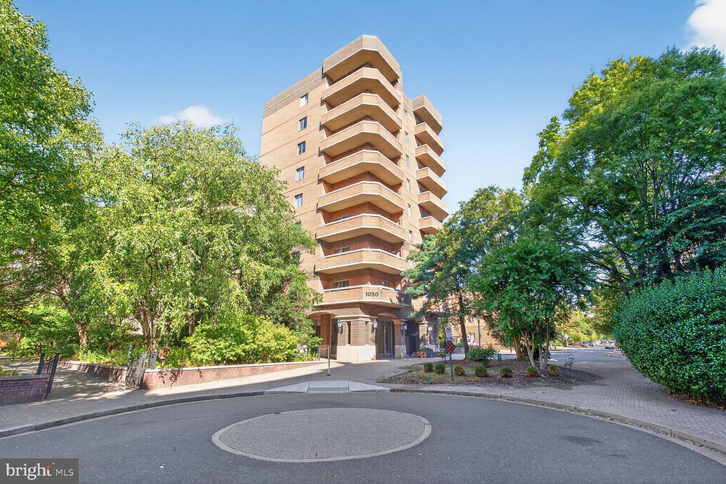 1050 N STUART ST #701, ARLINGTON, Virginia 22201, 2 Bedrooms Bedrooms, ,2 BathroomsBathrooms,Residential,For sale,1050 N STUART ST #701,VAAR2065696 MLS # VAAR2065696 1050 N STUART ST #701, ARLINGTON, Virginia 22201, 2 Bedrooms Bedrooms, ,2 BathroomsBathrooms,Residential,For sale,1050 N STUART ST #701,VAAR2065696 MLS # VAAR2065696