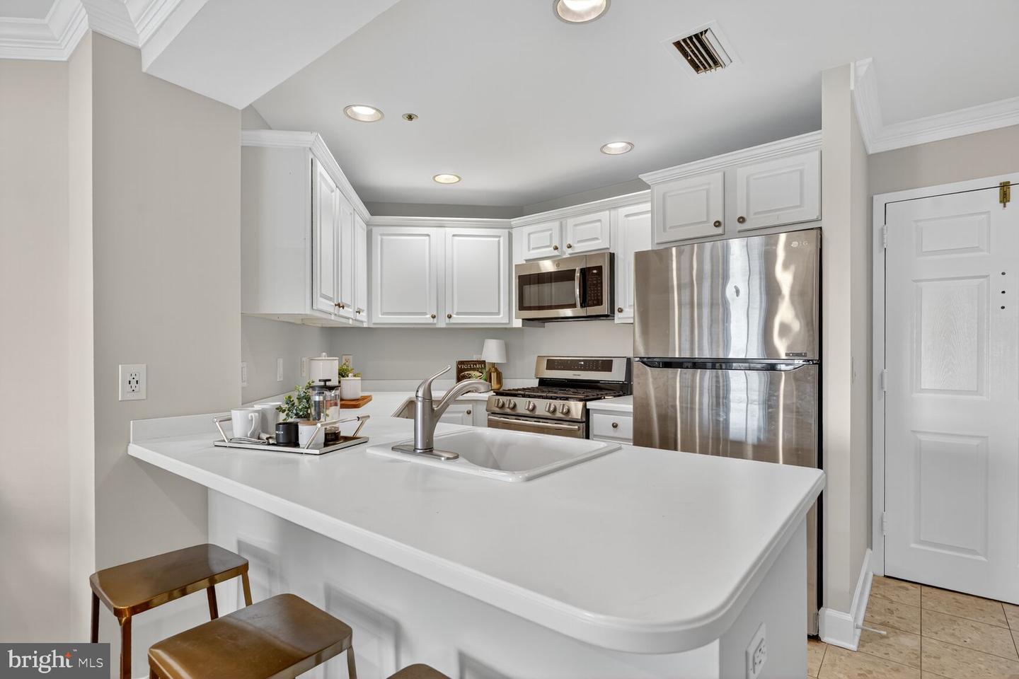 1050 N STUART ST #701, ARLINGTON, Virginia 22201, 2 Bedrooms Bedrooms, ,2 BathroomsBathrooms,Residential,For sale,1050 N STUART ST #701,VAAR2065696 MLS # VAAR2065696 1050 N STUART ST #701, ARLINGTON, Virginia 22201, 2 Bedrooms Bedrooms, ,2 BathroomsBathrooms,Residential,For sale,1050 N STUART ST #701,VAAR2065696 MLS # VAAR2065696