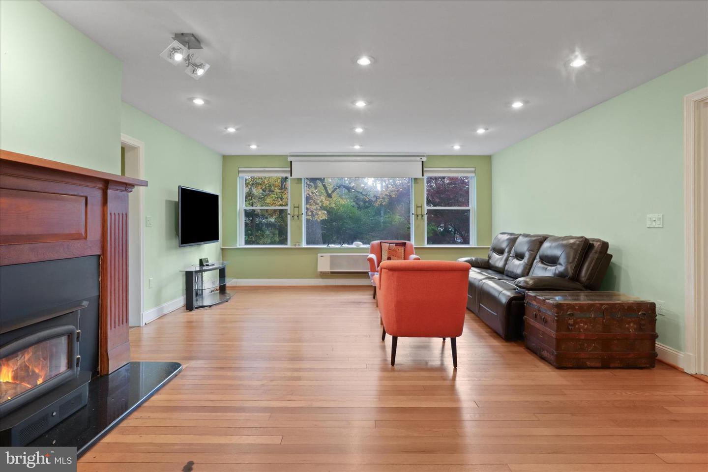 7914 IDYLWOOD RD, DUNN LORING, Virginia 22027, 2 Bedrooms Bedrooms, ,1 BathroomBathrooms,Residential,For sale,7914 IDYLWOOD RD,VAFX2277822 MLS # VAFX2277822 7914 IDYLWOOD RD, DUNN LORING, Virginia 22027, 2 Bedrooms Bedrooms, ,1 BathroomBathrooms,Residential,For sale,7914 IDYLWOOD RD,VAFX2277822 MLS # VAFX2277822