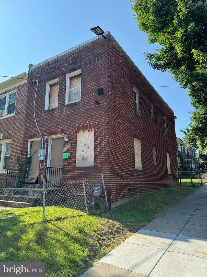 1721 Q ST SE, WASHINGTON, District Of Columbia 20020, 2 Bedrooms Bedrooms, ,1 BathroomBathrooms,Residential,For sale,1721 Q ST SE,DCDC2230360 MLS # DCDC2230360 1721 Q ST SE, WASHINGTON, District Of Columbia 20020, 2 Bedrooms Bedrooms, ,1 BathroomBathrooms,Residential,For sale,1721 Q ST SE,DCDC2230360 MLS # DCDC2230360