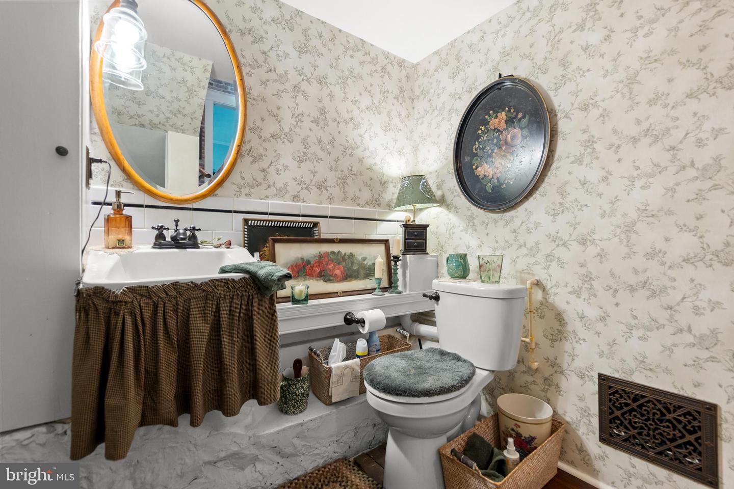 216 FAIRMONT AVE, WINCHESTER, Virginia 22601, 3 Bedrooms Bedrooms, ,1 BathroomBathrooms,Residential,For sale,216 FAIRMONT AVE,VAWI2009418 MLS # VAWI2009418 216 FAIRMONT AVE, WINCHESTER, Virginia 22601, 3 Bedrooms Bedrooms, ,1 BathroomBathrooms,Residential,For sale,216 FAIRMONT AVE,VAWI2009418 MLS # VAWI2009418