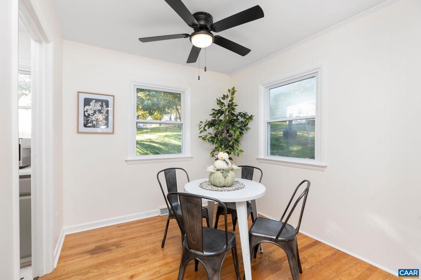 2418 W BEVERLEY ST, STAUNTON, Virginia 24401, 3 Bedrooms Bedrooms, ,1 BathroomBathrooms,Residential,For sale,2418 W BEVERLEY ST,670712 MLS # 670712 2418 W BEVERLEY ST, STAUNTON, Virginia 24401, 3 Bedrooms Bedrooms, ,1 BathroomBathrooms,Residential,For sale,2418 W BEVERLEY ST,670712 MLS # 670712