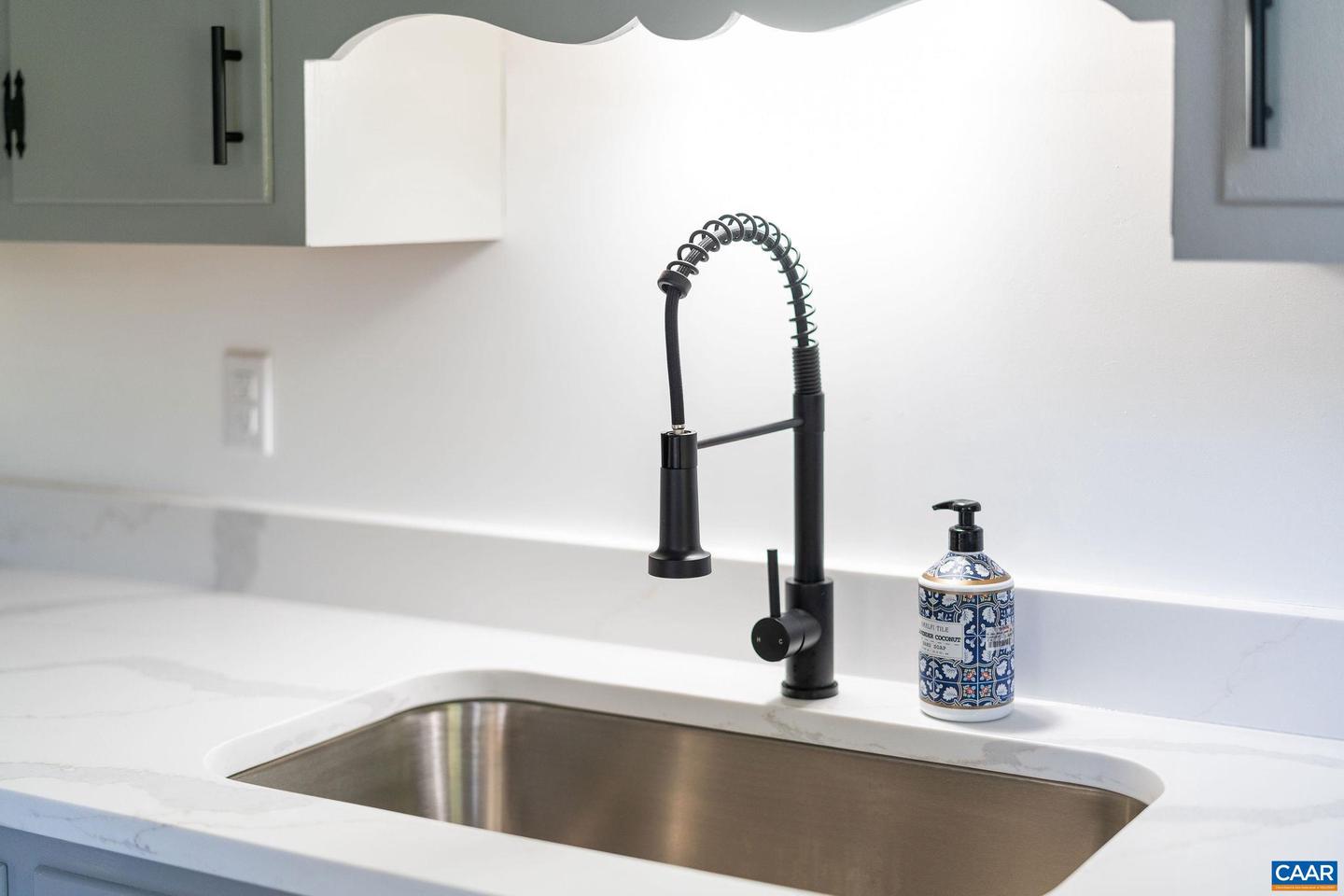 2418 W BEVERLEY ST, STAUNTON, Virginia 24401, 3 Bedrooms Bedrooms, ,1 BathroomBathrooms,Residential,For sale,2418 W BEVERLEY ST,670712 MLS # 670712 2418 W BEVERLEY ST, STAUNTON, Virginia 24401, 3 Bedrooms Bedrooms, ,1 BathroomBathrooms,Residential,For sale,2418 W BEVERLEY ST,670712 MLS # 670712