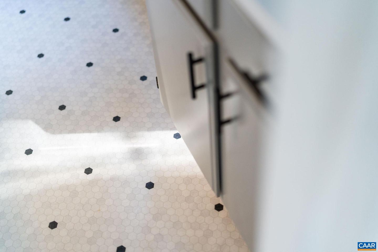 2418 W BEVERLEY ST, STAUNTON, Virginia 24401, 3 Bedrooms Bedrooms, ,1 BathroomBathrooms,Residential,For sale,2418 W BEVERLEY ST,670712 MLS # 670712 2418 W BEVERLEY ST, STAUNTON, Virginia 24401, 3 Bedrooms Bedrooms, ,1 BathroomBathrooms,Residential,For sale,2418 W BEVERLEY ST,670712 MLS # 670712