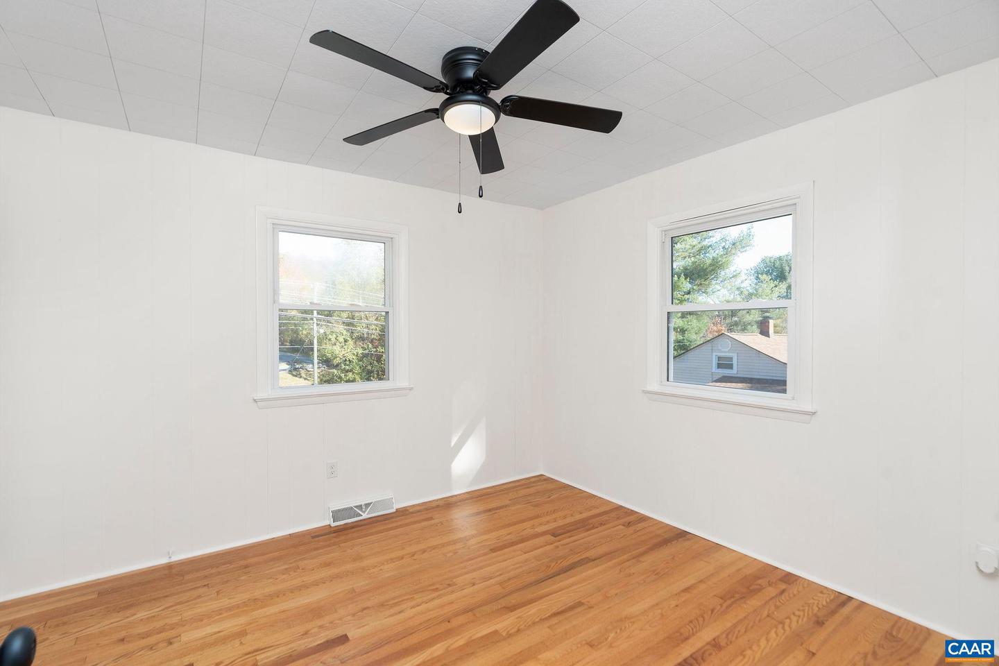 2418 W BEVERLEY ST, STAUNTON, Virginia 24401, 3 Bedrooms Bedrooms, ,1 BathroomBathrooms,Residential,For sale,2418 W BEVERLEY ST,670712 MLS # 670712 2418 W BEVERLEY ST, STAUNTON, Virginia 24401, 3 Bedrooms Bedrooms, ,1 BathroomBathrooms,Residential,For sale,2418 W BEVERLEY ST,670712 MLS # 670712