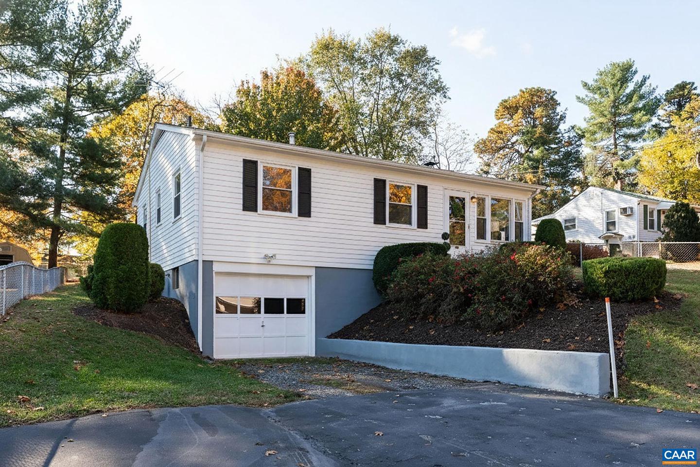 2418 W BEVERLEY ST, STAUNTON, Virginia 24401, 3 Bedrooms Bedrooms, ,1 BathroomBathrooms,Residential,For sale,2418 W BEVERLEY ST,670712 MLS # 670712 2418 W BEVERLEY ST, STAUNTON, Virginia 24401, 3 Bedrooms Bedrooms, ,1 BathroomBathrooms,Residential,For sale,2418 W BEVERLEY ST,670712 MLS # 670712