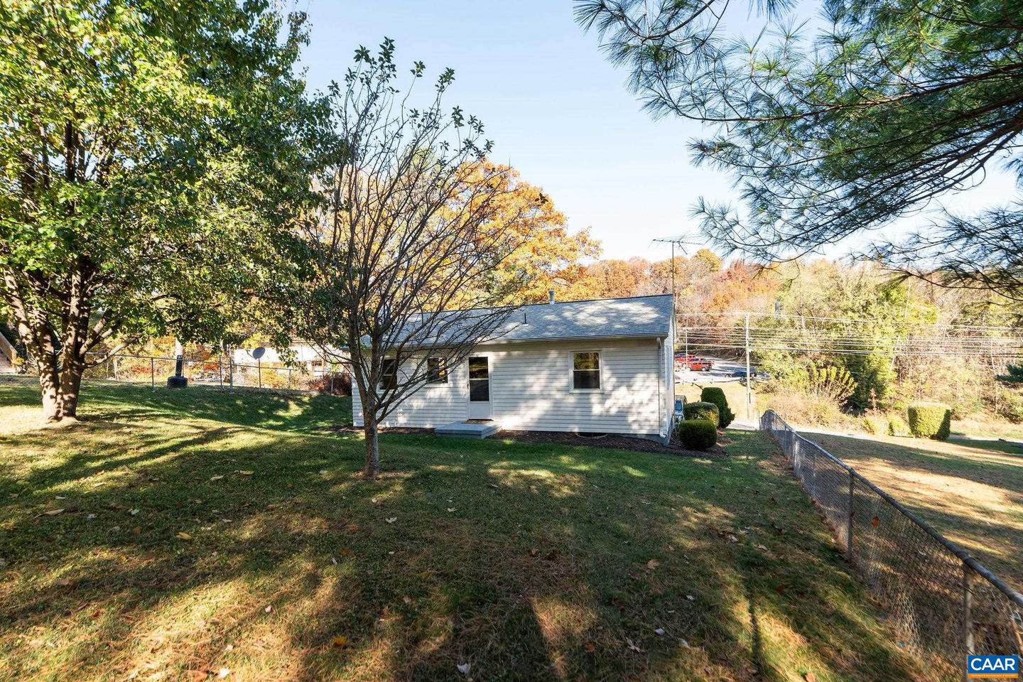 2418 W BEVERLEY ST, STAUNTON, Virginia 24401, 3 Bedrooms Bedrooms, ,1 BathroomBathrooms,Residential,For sale,2418 W BEVERLEY ST,670712 MLS # 670712 2418 W BEVERLEY ST, STAUNTON, Virginia 24401, 3 Bedrooms Bedrooms, ,1 BathroomBathrooms,Residential,For sale,2418 W BEVERLEY ST,670712 MLS # 670712