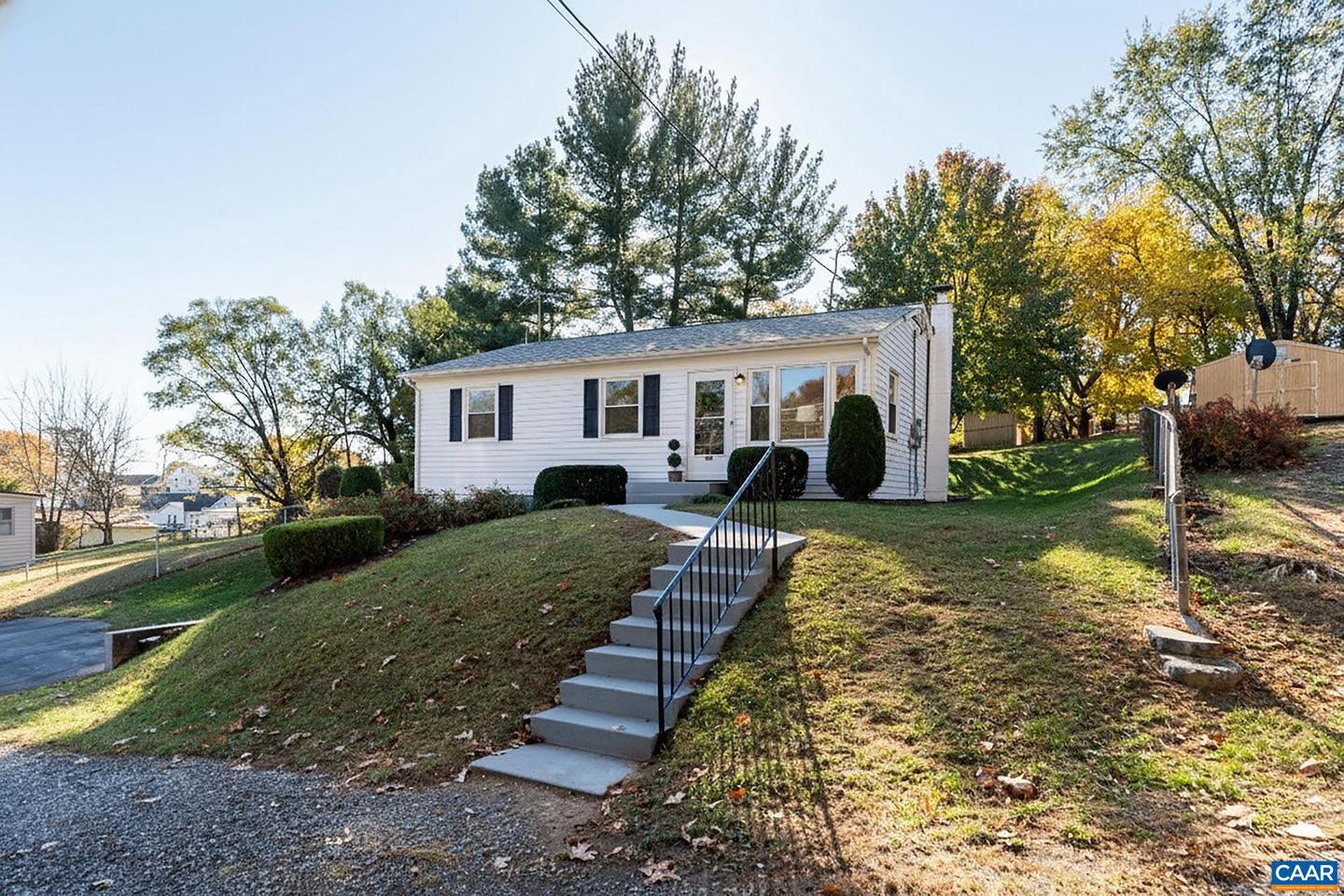 2418 W BEVERLEY ST, STAUNTON, Virginia 24401, 3 Bedrooms Bedrooms, ,1 BathroomBathrooms,Residential,For sale,2418 W BEVERLEY ST,670712 MLS # 670712 2418 W BEVERLEY ST, STAUNTON, Virginia 24401, 3 Bedrooms Bedrooms, ,1 BathroomBathrooms,Residential,For sale,2418 W BEVERLEY ST,670712 MLS # 670712