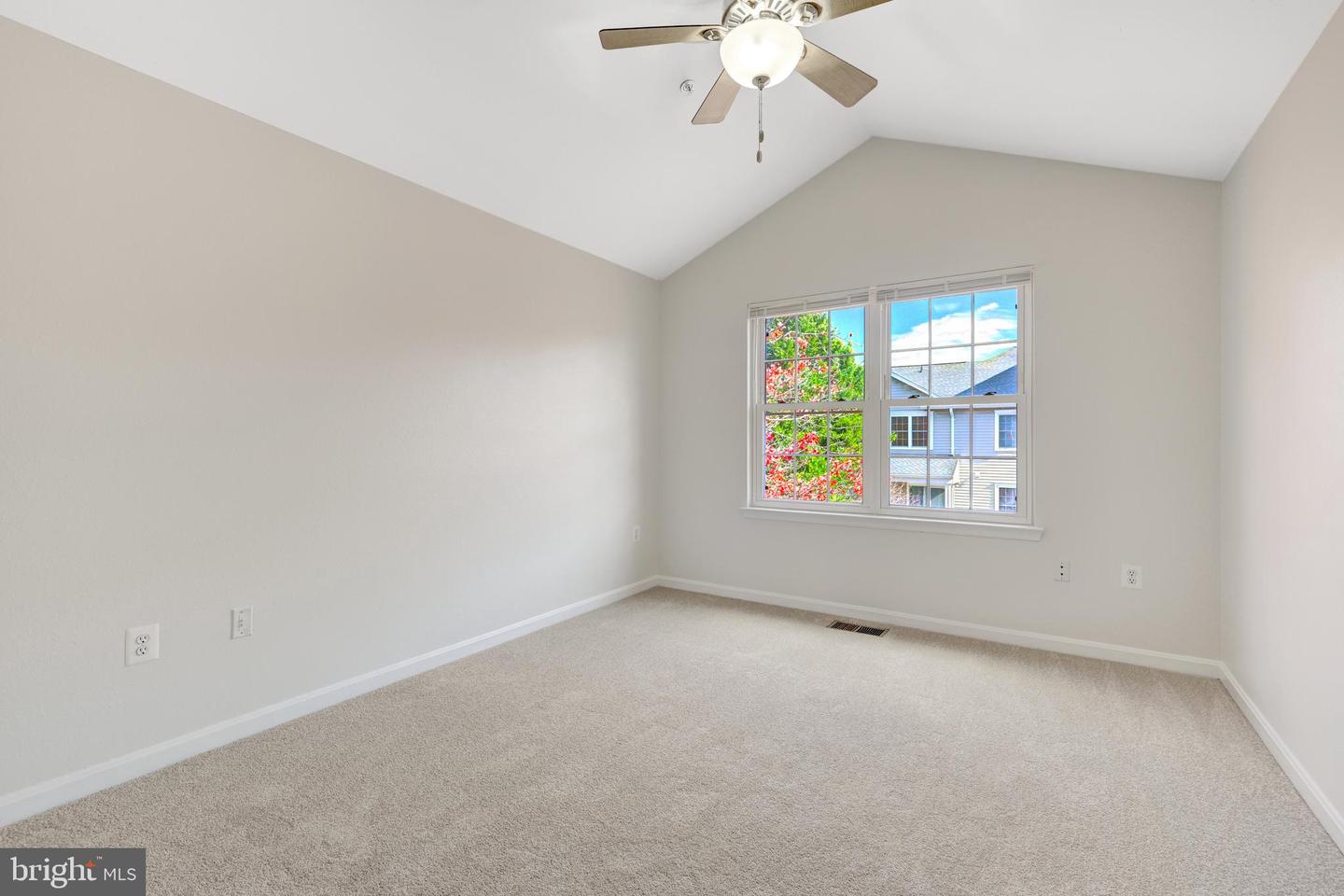 12912 FAIR BRIAR LN, FAIRFAX, Virginia 22033, 2 Bedrooms Bedrooms, ,1 BathroomBathrooms,Residential,For sale,12912 FAIR BRIAR LN,VAFX2277858 MLS # VAFX2277858