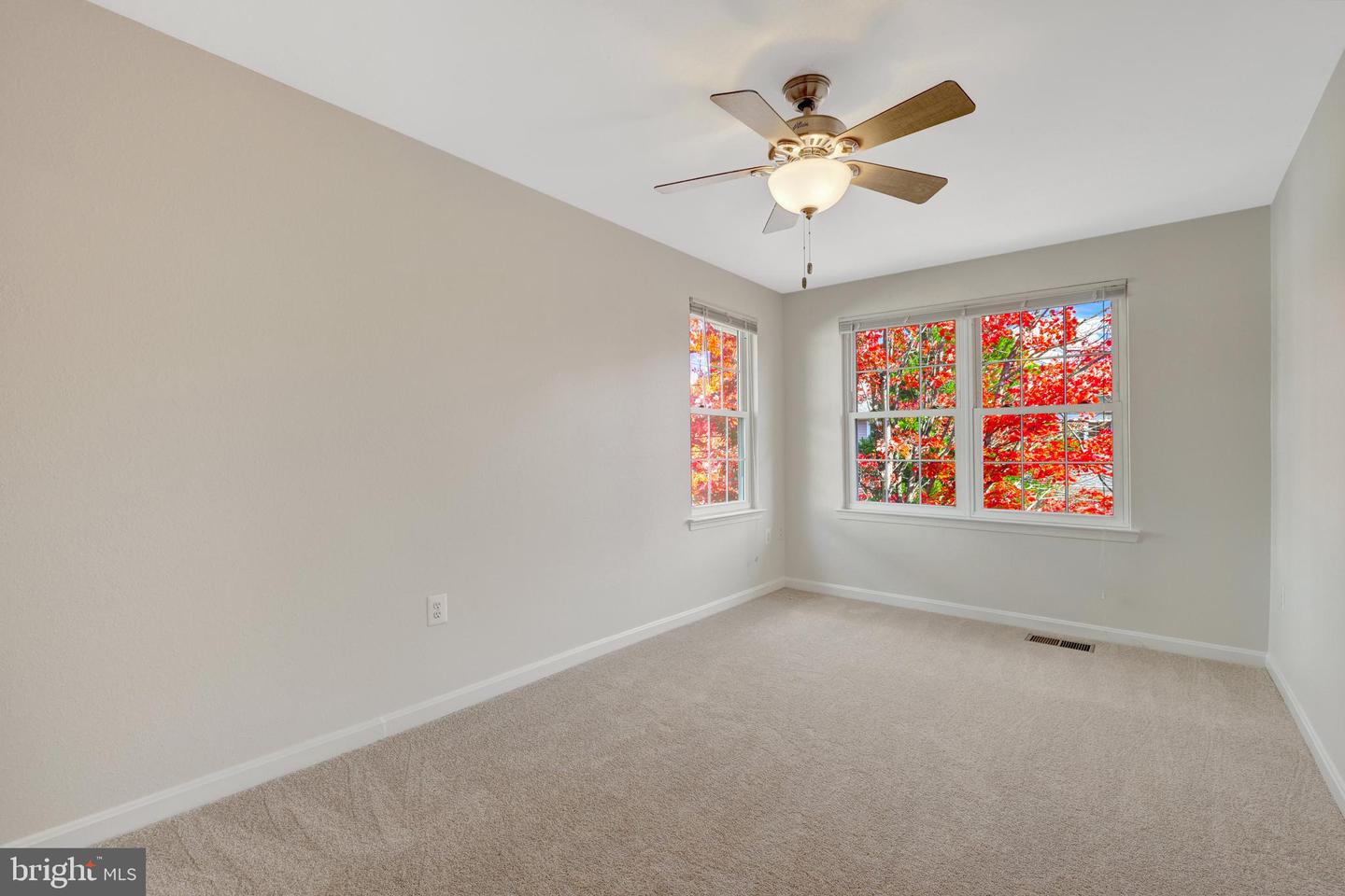 12912 FAIR BRIAR LN, FAIRFAX, Virginia 22033, 2 Bedrooms Bedrooms, ,1 BathroomBathrooms,Residential,For sale,12912 FAIR BRIAR LN,VAFX2277858 MLS # VAFX2277858