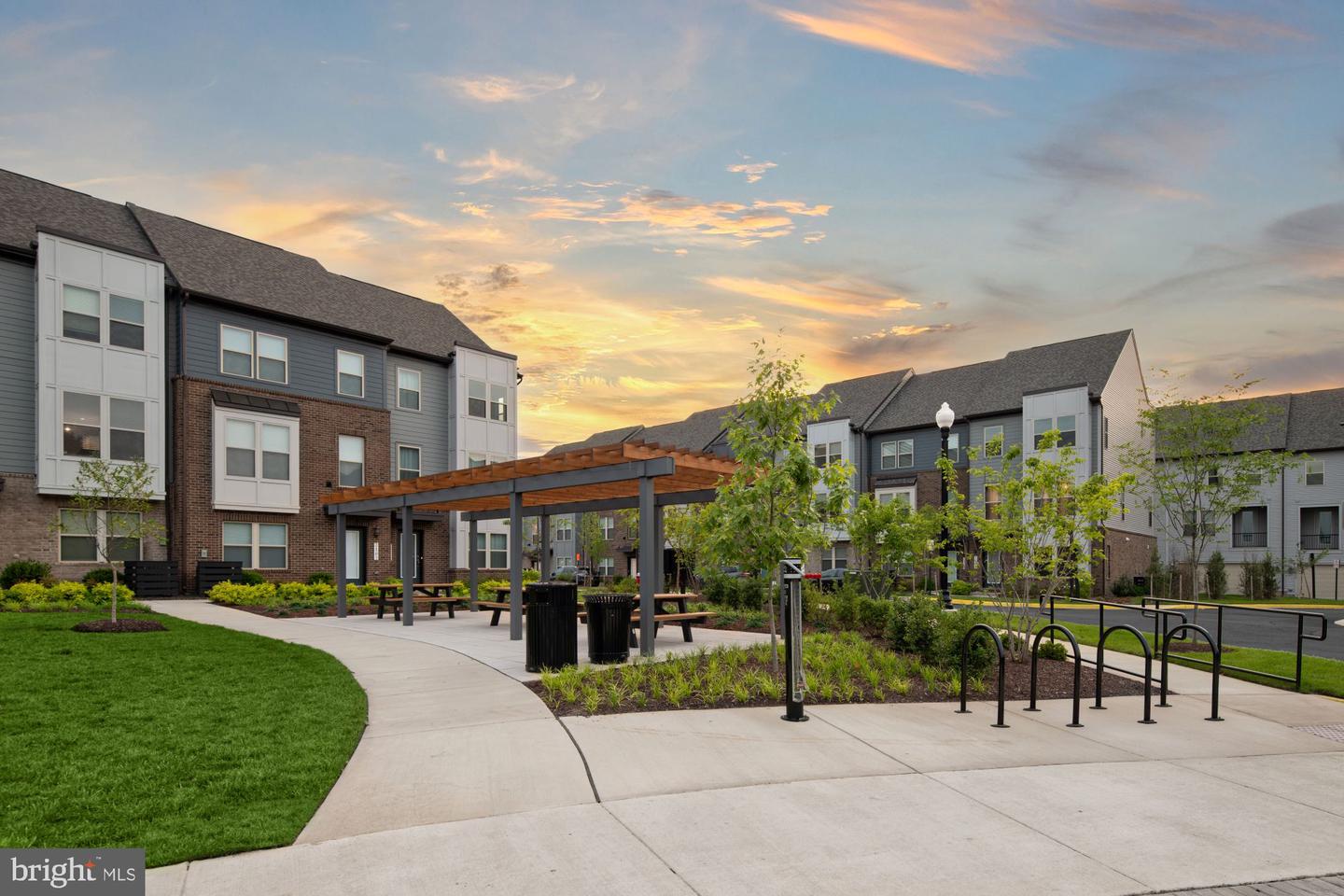 13172 ARCHES RD, HERNDON, Virginia 20170, 4 Bedrooms Bedrooms, ,3 BathroomsBathrooms,Residential,For sale,13172 ARCHES RD,VAFX2277860 MLS # VAFX2277860 13172 ARCHES RD, HERNDON, Virginia 20170, 4 Bedrooms Bedrooms, ,3 BathroomsBathrooms,Residential,For sale,13172 ARCHES RD,VAFX2277860 MLS # VAFX2277860