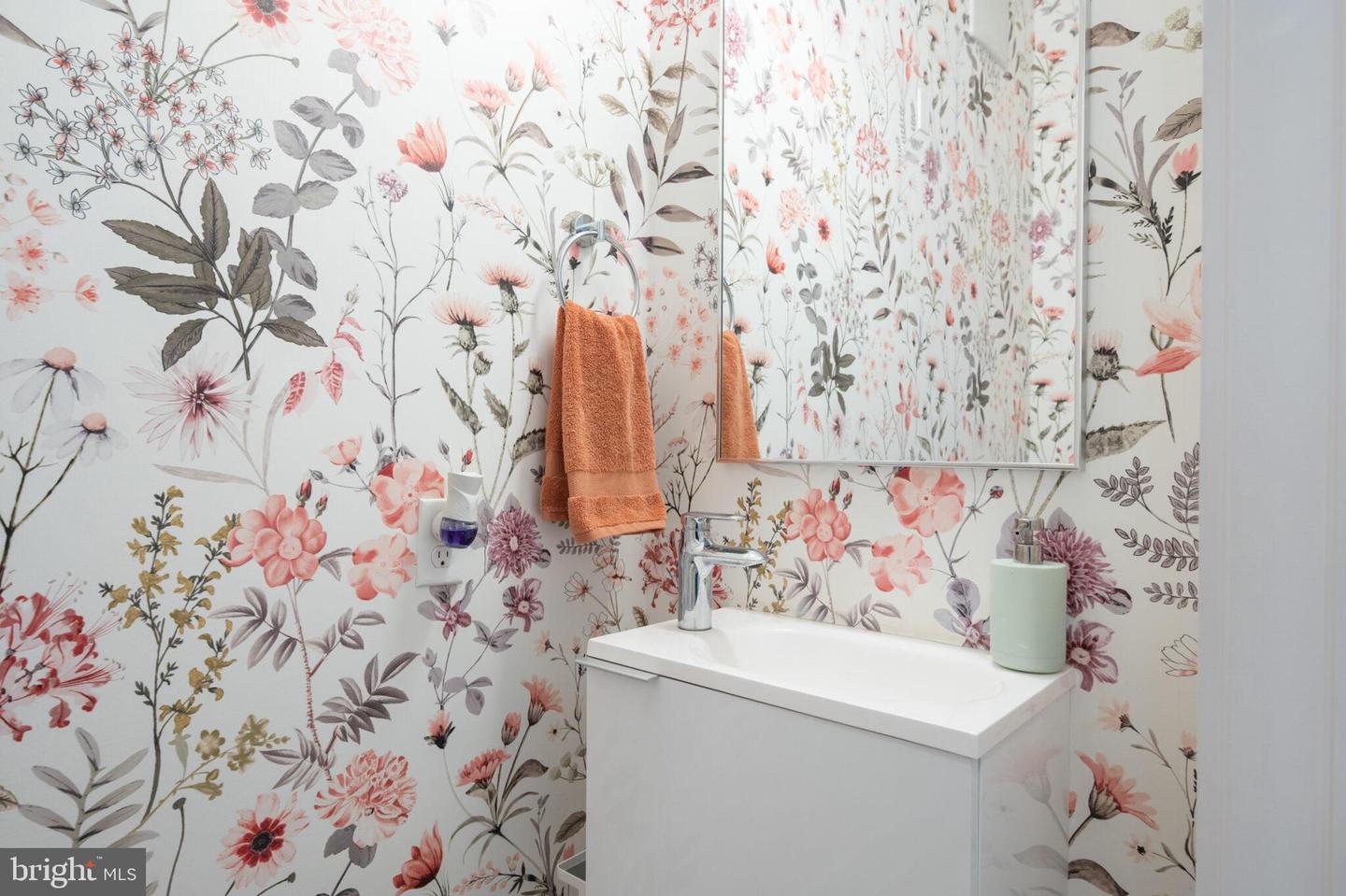 701 SWANN AVE #611, ALEXANDRIA, Virginia 22301, 2 Bedrooms Bedrooms, ,3 BathroomsBathrooms,Residential,For sale,701 SWANN AVE #611,VAAX2051502 MLS # VAAX2051502 701 SWANN AVE #611, ALEXANDRIA, Virginia 22301, 2 Bedrooms Bedrooms, ,3 BathroomsBathrooms,Residential,For sale,701 SWANN AVE #611,VAAX2051502 MLS # VAAX2051502