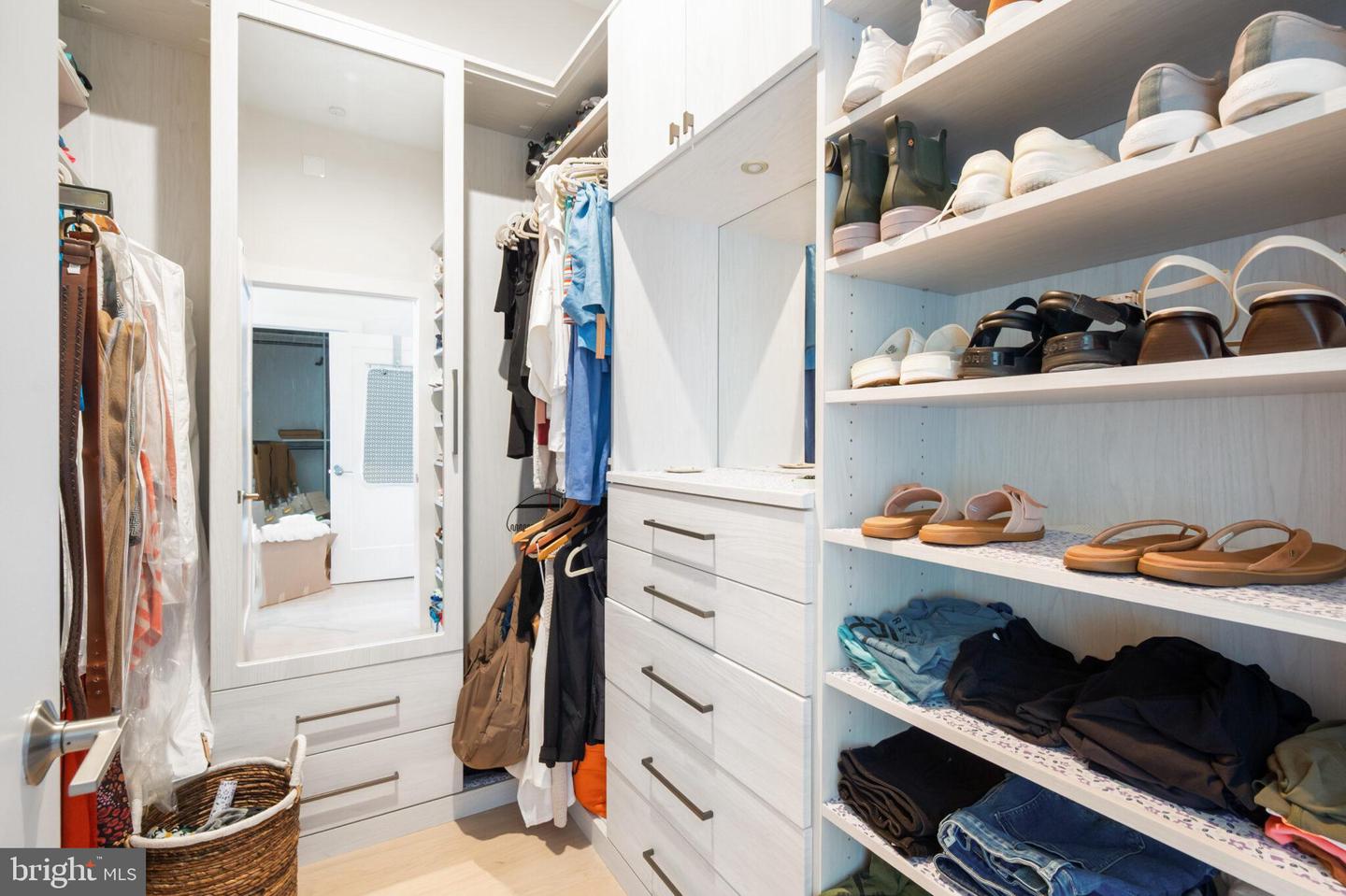 701 SWANN AVE #611, ALEXANDRIA, Virginia 22301, 2 Bedrooms Bedrooms, ,3 BathroomsBathrooms,Residential,For sale,701 SWANN AVE #611,VAAX2051502 MLS # VAAX2051502 701 SWANN AVE #611, ALEXANDRIA, Virginia 22301, 2 Bedrooms Bedrooms, ,3 BathroomsBathrooms,Residential,For sale,701 SWANN AVE #611,VAAX2051502 MLS # VAAX2051502