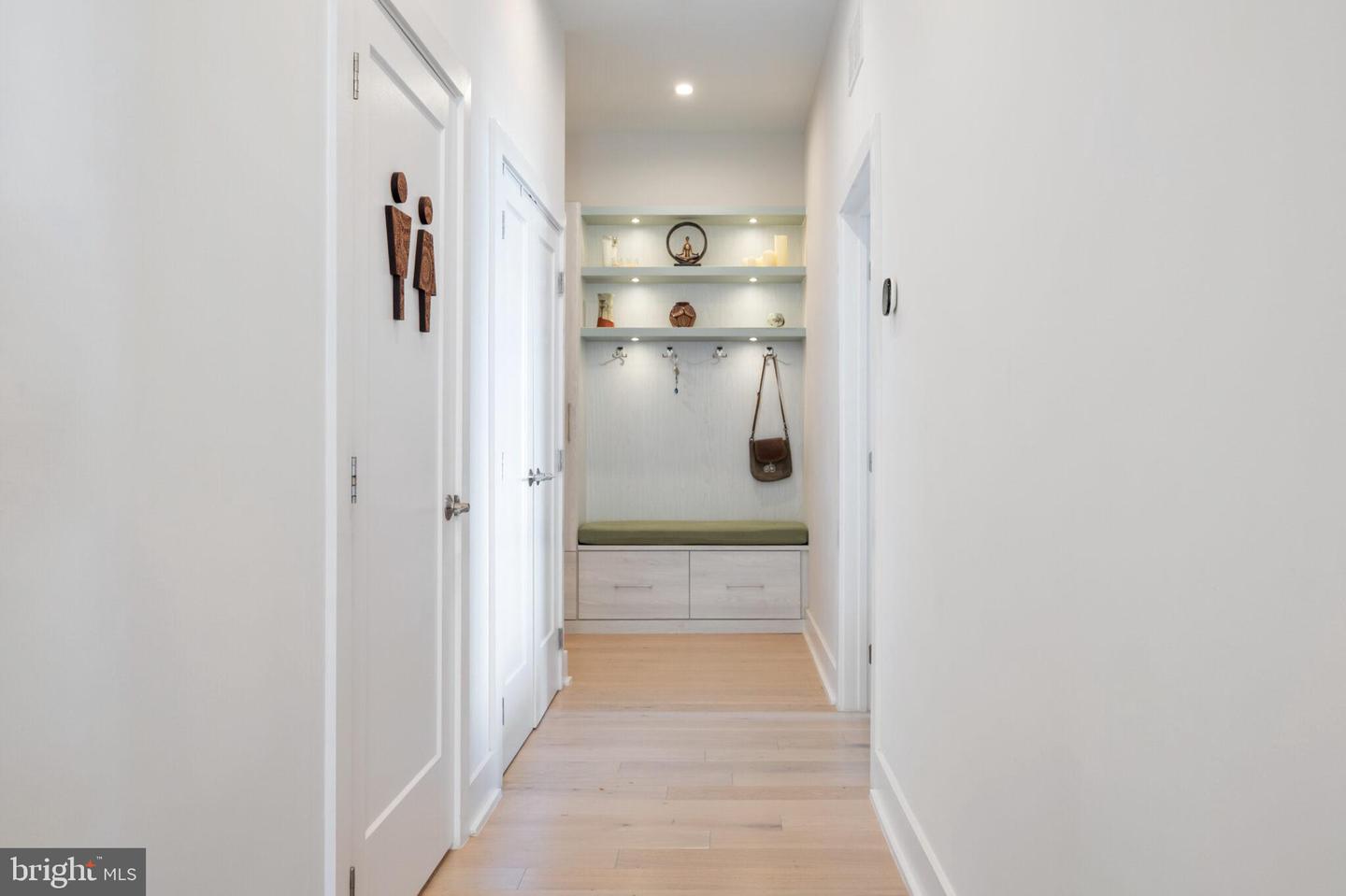 701 SWANN AVE #611, ALEXANDRIA, Virginia 22301, 2 Bedrooms Bedrooms, ,3 BathroomsBathrooms,Residential,For sale,701 SWANN AVE #611,VAAX2051502 MLS # VAAX2051502 701 SWANN AVE #611, ALEXANDRIA, Virginia 22301, 2 Bedrooms Bedrooms, ,3 BathroomsBathrooms,Residential,For sale,701 SWANN AVE #611,VAAX2051502 MLS # VAAX2051502