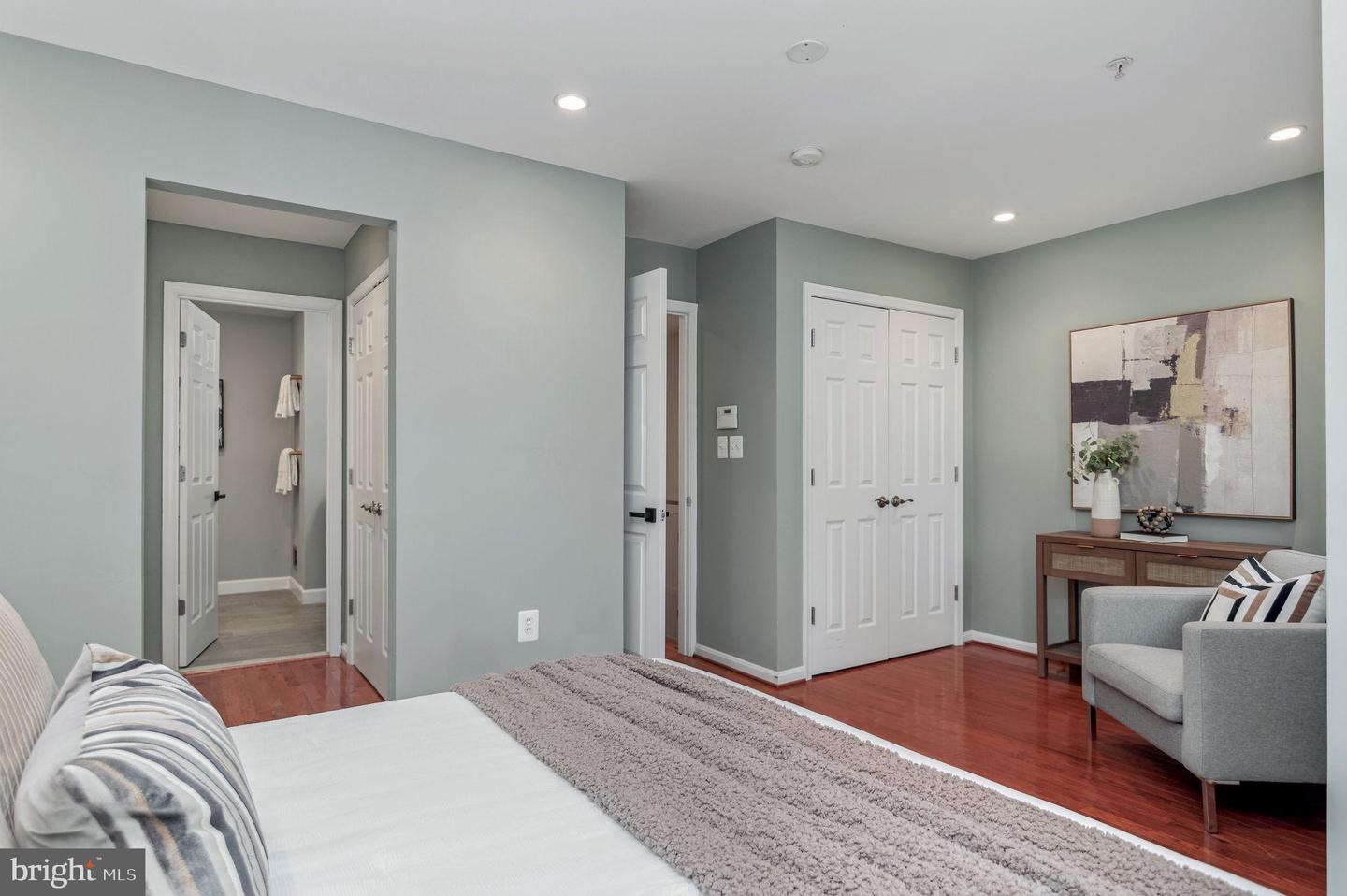 253 14TH ST SE #A, WASHINGTON, District Of Columbia 20003, 3 Bedrooms Bedrooms, 6 Rooms Rooms,2 BathroomsBathrooms,Residential,For sale,253 14TH ST SE #A,DCDC2230514 MLS # DCDC2230514 253 14TH ST SE #A, WASHINGTON, District Of Columbia 20003, 3 Bedrooms Bedrooms, 6 Rooms Rooms,2 BathroomsBathrooms,Residential,For sale,253 14TH ST SE #A,DCDC2230514 MLS # DCDC2230514