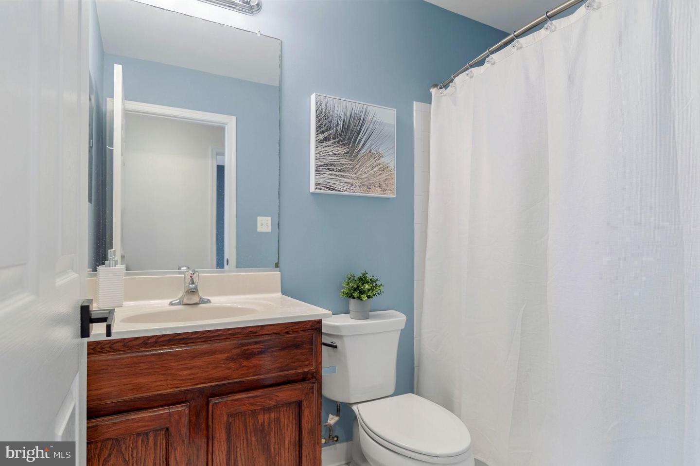 253 14TH ST SE #A, WASHINGTON, District Of Columbia 20003, 3 Bedrooms Bedrooms, 6 Rooms Rooms,2 BathroomsBathrooms,Residential,For sale,253 14TH ST SE #A,DCDC2230514 MLS # DCDC2230514 253 14TH ST SE #A, WASHINGTON, District Of Columbia 20003, 3 Bedrooms Bedrooms, 6 Rooms Rooms,2 BathroomsBathrooms,Residential,For sale,253 14TH ST SE #A,DCDC2230514 MLS # DCDC2230514