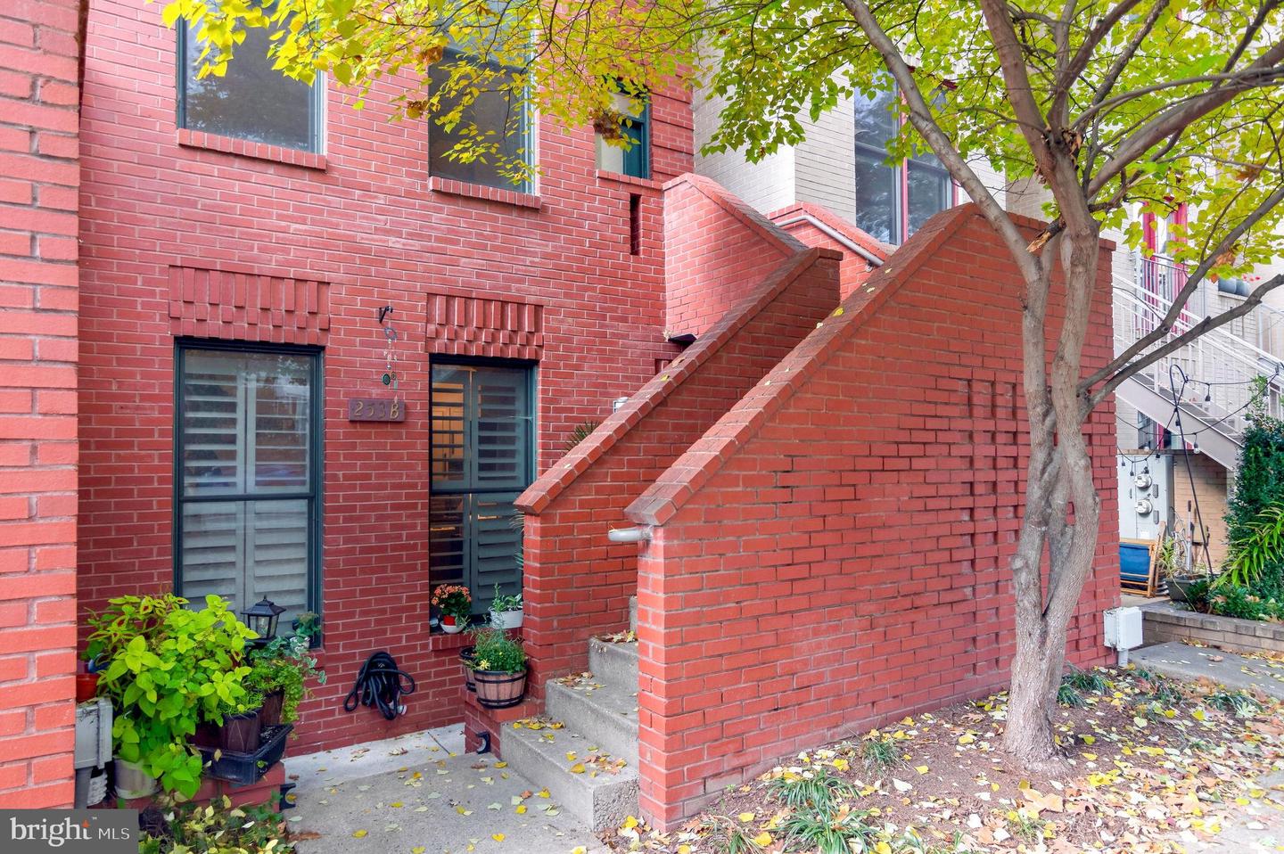 253 14TH ST SE #A, WASHINGTON, District Of Columbia 20003, 3 Bedrooms Bedrooms, 6 Rooms Rooms,2 BathroomsBathrooms,Residential,For sale,253 14TH ST SE #A,DCDC2230514 MLS # DCDC2230514 253 14TH ST SE #A, WASHINGTON, District Of Columbia 20003, 3 Bedrooms Bedrooms, 6 Rooms Rooms,2 BathroomsBathrooms,Residential,For sale,253 14TH ST SE #A,DCDC2230514 MLS # DCDC2230514