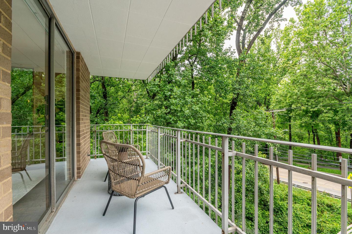 4100 CATHEDRAL AVE NW #709, WASHINGTON, District Of Columbia 20016, 3 Bedrooms Bedrooms, ,3 BathroomsBathrooms,Residential,For sale,4100 CATHEDRAL AVE NW #709,DCDC2230584 MLS # DCDC2230584 4100 CATHEDRAL AVE NW #709, WASHINGTON, District Of Columbia 20016, 3 Bedrooms Bedrooms, ,3 BathroomsBathrooms,Residential,For sale,4100 CATHEDRAL AVE NW #709,DCDC2230584 MLS # DCDC2230584