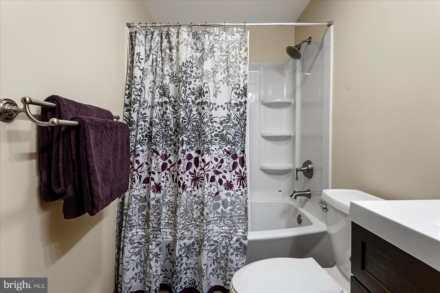 33 HOLLY CT, MT JACKSON, Virginia 22842, 3 Bedrooms Bedrooms, ,2 BathroomsBathrooms,Residential,For sale,33 HOLLY CT,VASH2012934 MLS # VASH2012934 33 HOLLY CT, MT JACKSON, Virginia 22842, 3 Bedrooms Bedrooms, ,2 BathroomsBathrooms,Residential,For sale,33 HOLLY CT,VASH2012934 MLS # VASH2012934