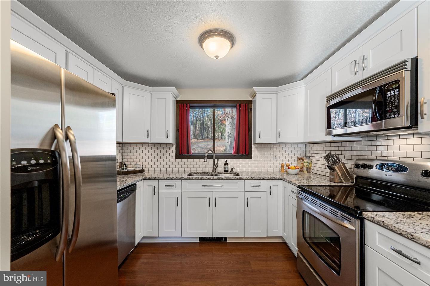 33 HOLLY CT, MT JACKSON, Virginia 22842, 3 Bedrooms Bedrooms, ,2 BathroomsBathrooms,Residential,For sale,33 HOLLY CT,VASH2012934 MLS # VASH2012934 33 HOLLY CT, MT JACKSON, Virginia 22842, 3 Bedrooms Bedrooms, ,2 BathroomsBathrooms,Residential,For sale,33 HOLLY CT,VASH2012934 MLS # VASH2012934