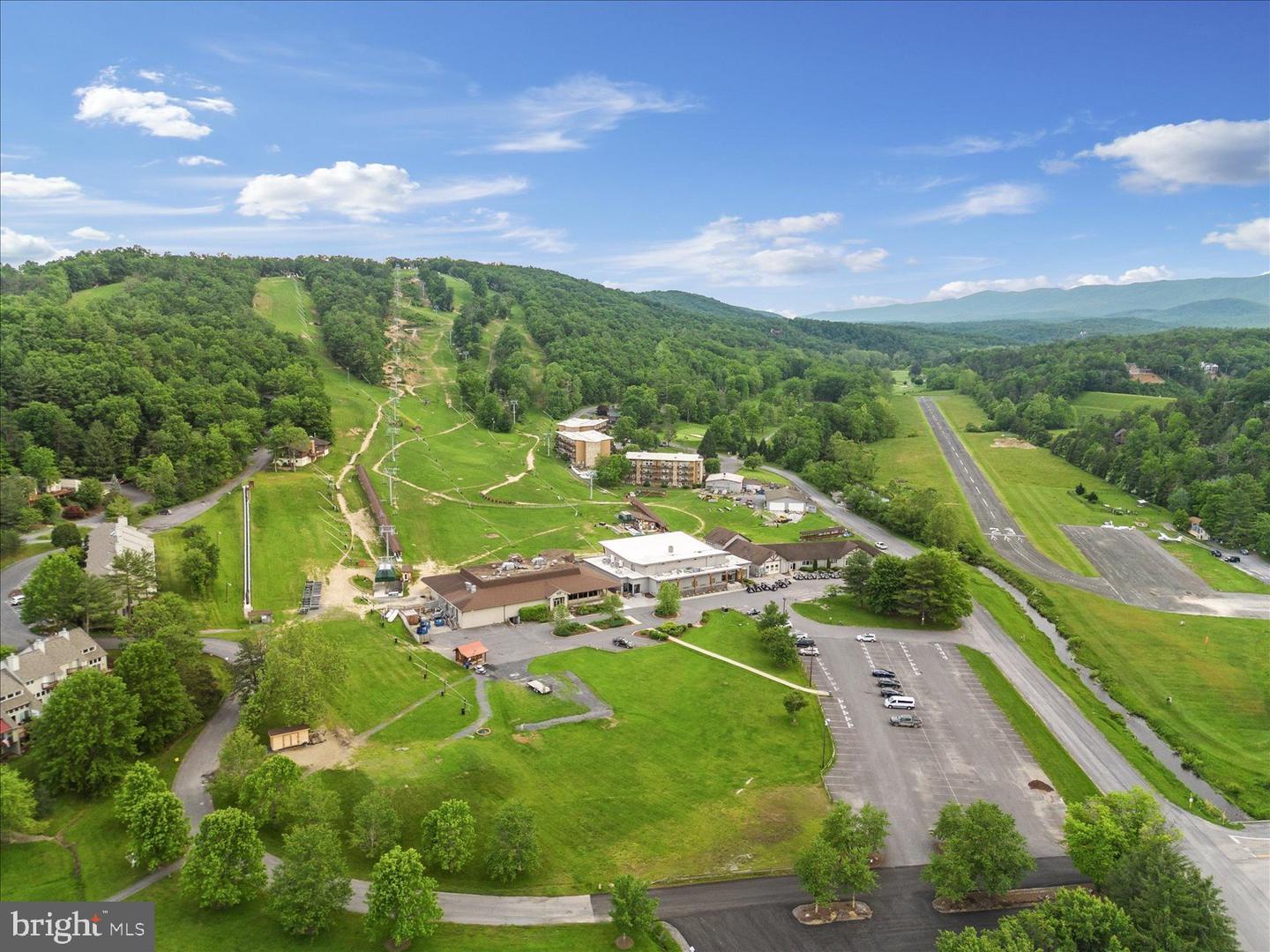 33 HOLLY CT, MT JACKSON, Virginia 22842, 3 Bedrooms Bedrooms, ,2 BathroomsBathrooms,Residential,For sale,33 HOLLY CT,VASH2012934 MLS # VASH2012934 33 HOLLY CT, MT JACKSON, Virginia 22842, 3 Bedrooms Bedrooms, ,2 BathroomsBathrooms,Residential,For sale,33 HOLLY CT,VASH2012934 MLS # VASH2012934