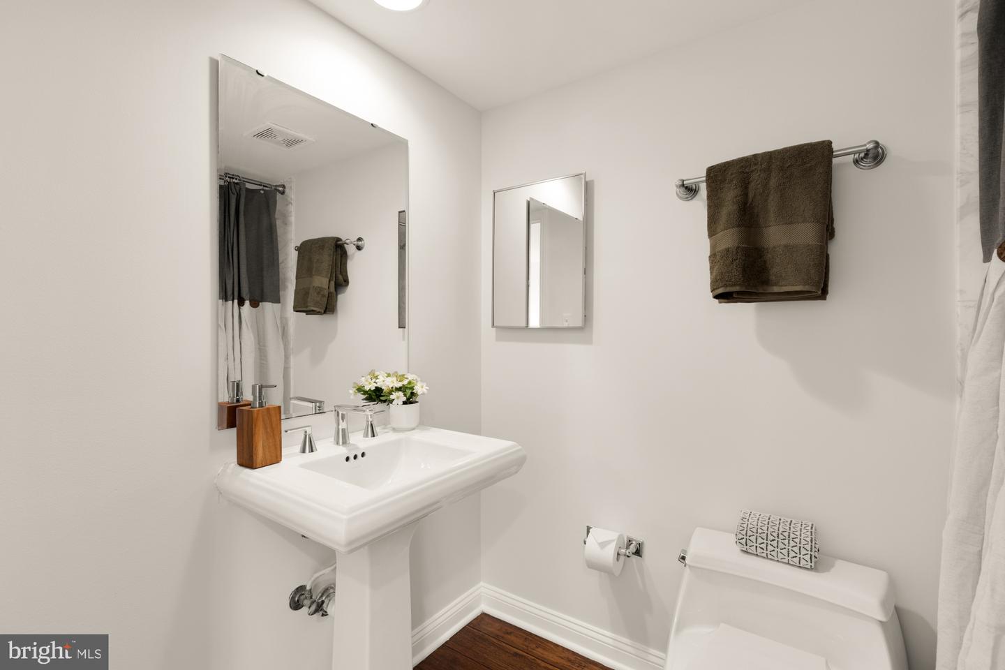 1406 CORCORAN ST NW #C, WASHINGTON, District Of Columbia 20009, 2 Bedrooms Bedrooms, 4 Rooms Rooms,2 BathroomsBathrooms,Residential,For sale,1406 CORCORAN ST NW #C,DCDC2230618 MLS # DCDC2230618 1406 CORCORAN ST NW #C, WASHINGTON, District Of Columbia 20009, 2 Bedrooms Bedrooms, 4 Rooms Rooms,2 BathroomsBathrooms,Residential,For sale,1406 CORCORAN ST NW #C,DCDC2230618 MLS # DCDC2230618