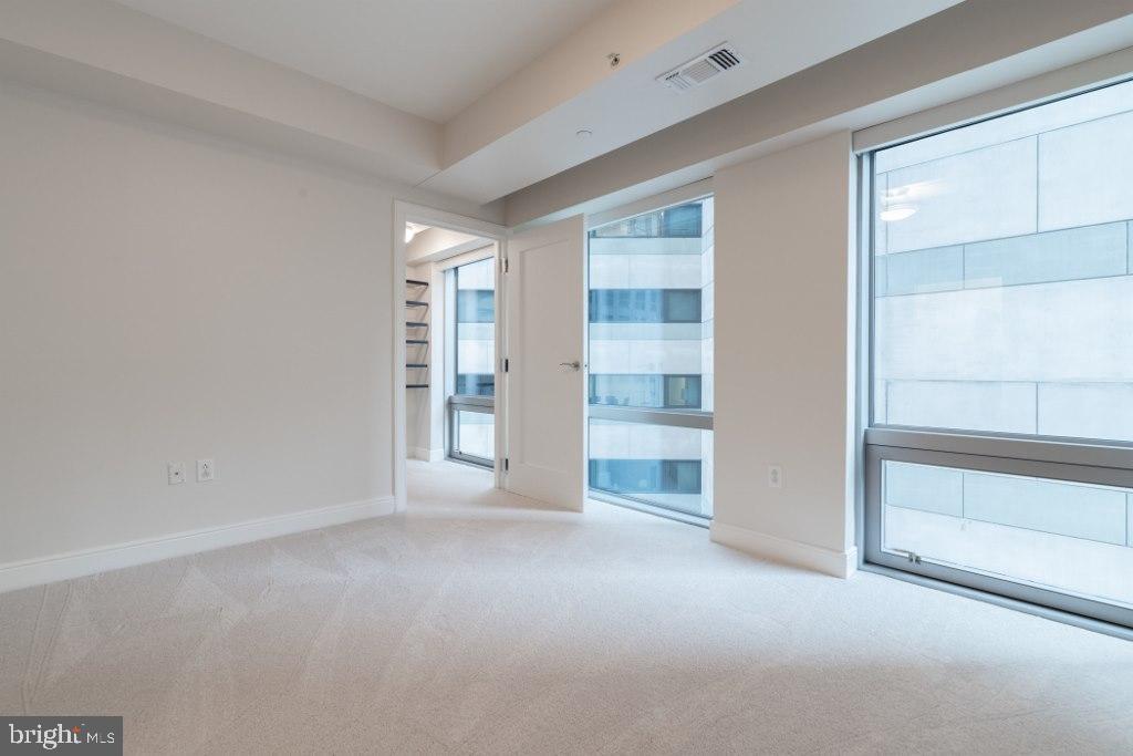 1111 19TH ST N #1403, ARLINGTON, Virginia 22209, 2 Bedrooms Bedrooms, ,2 BathroomsBathrooms,Residential,For sale,1111 19TH ST N #1403,VAAR2065754 MLS # VAAR2065754