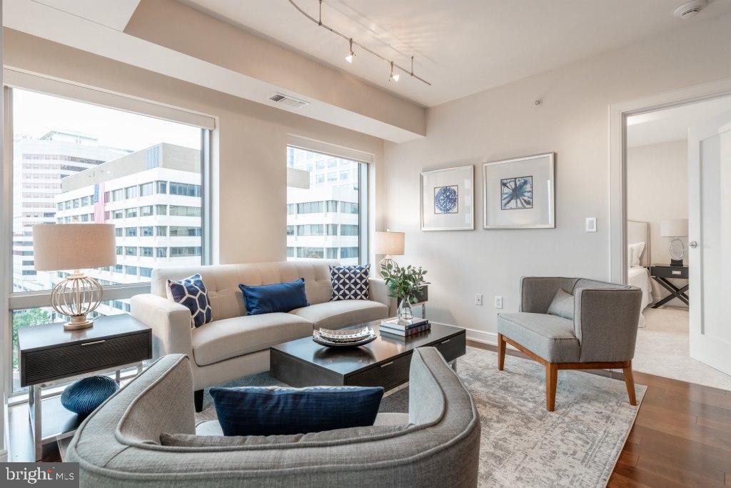 1111 19TH ST N #1403, ARLINGTON, Virginia 22209, 2 Bedrooms Bedrooms, ,2 BathroomsBathrooms,Residential,For sale,1111 19TH ST N #1403,VAAR2065754 MLS # VAAR2065754