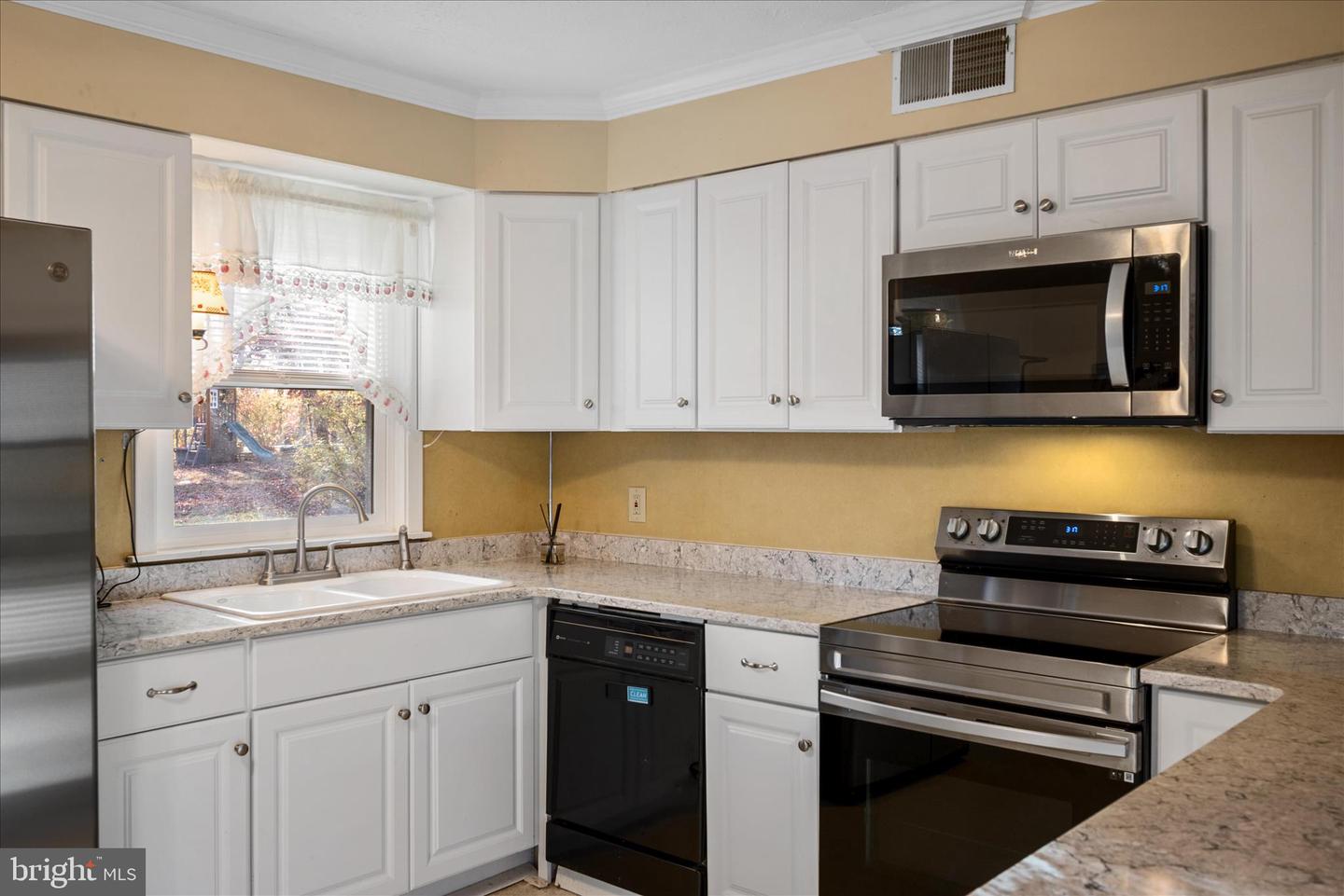 115 GREENWOOD CT, CROSS JUNCTION, Virginia 22625, 4 Bedrooms Bedrooms, ,2 BathroomsBathrooms,Residential,For sale,115 GREENWOOD CT,VAFV2037884 MLS # VAFV2037884 115 GREENWOOD CT, CROSS JUNCTION, Virginia 22625, 4 Bedrooms Bedrooms, ,2 BathroomsBathrooms,Residential,For sale,115 GREENWOOD CT,VAFV2037884 MLS # VAFV2037884