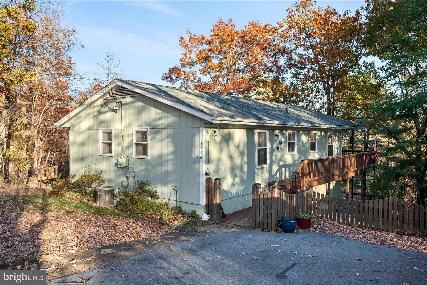 115 GREENWOOD CT, CROSS JUNCTION, Virginia 22625, 4 Bedrooms Bedrooms, ,2 BathroomsBathrooms,Residential,For sale,115 GREENWOOD CT,VAFV2037884 MLS # VAFV2037884 115 GREENWOOD CT, CROSS JUNCTION, Virginia 22625, 4 Bedrooms Bedrooms, ,2 BathroomsBathrooms,Residential,For sale,115 GREENWOOD CT,VAFV2037884 MLS # VAFV2037884