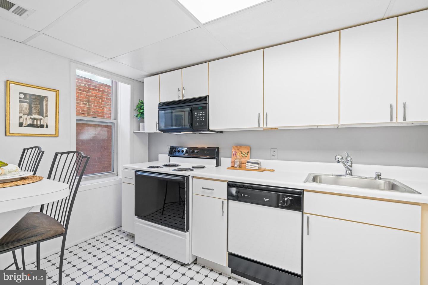 1341 EAST CAPITOL ST SE #302, WASHINGTON, District Of Columbia 20003, 2 Bedrooms Bedrooms, ,1 BathroomBathrooms,Residential,For sale,1341 EAST CAPITOL ST SE #302,DCDC2225476 MLS # DCDC2225476 1341 EAST CAPITOL ST SE #302, WASHINGTON, District Of Columbia 20003, 2 Bedrooms Bedrooms, ,1 BathroomBathrooms,Residential,For sale,1341 EAST CAPITOL ST SE #302,DCDC2225476 MLS # DCDC2225476