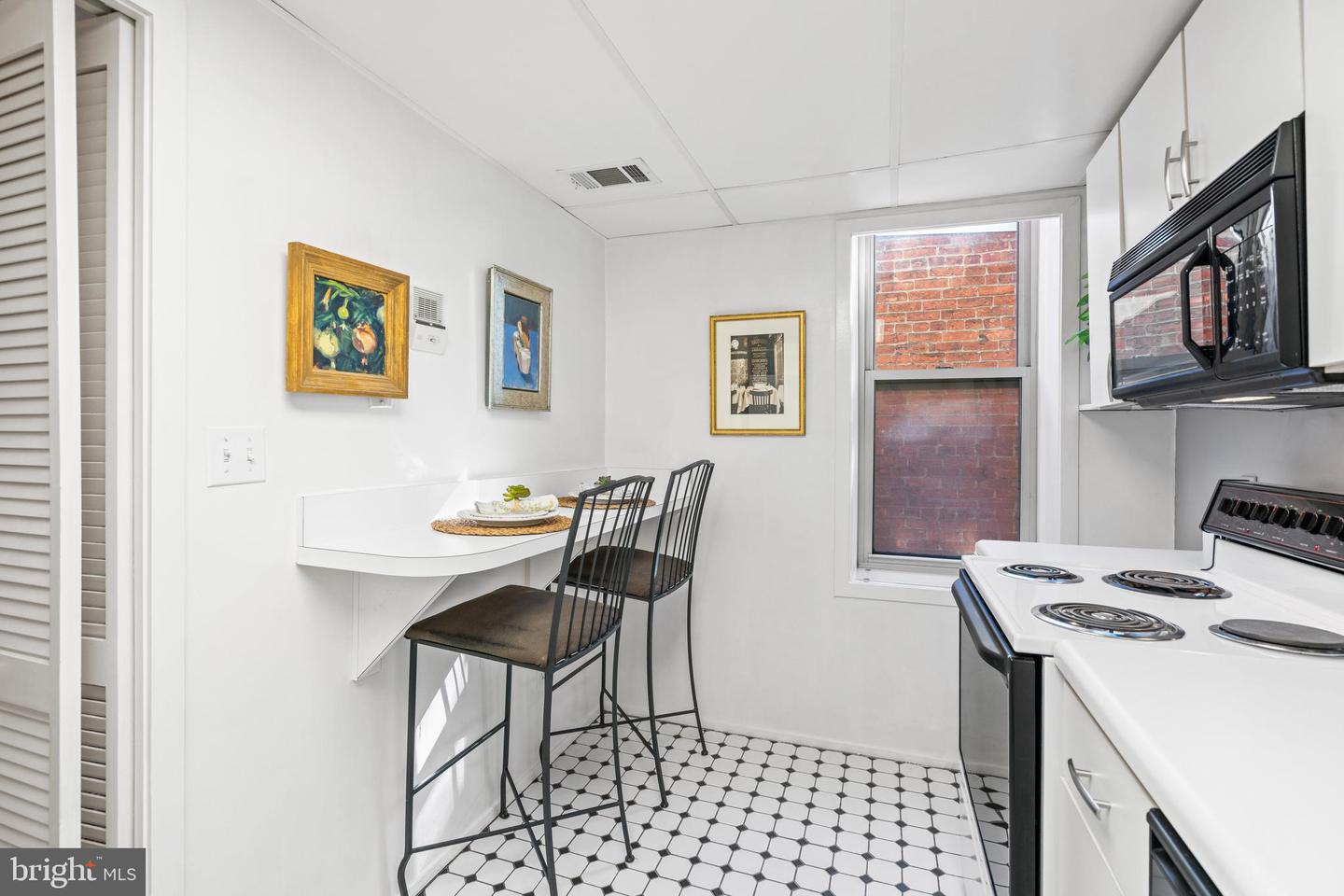 1341 EAST CAPITOL ST SE #302, WASHINGTON, District Of Columbia 20003, 2 Bedrooms Bedrooms, ,1 BathroomBathrooms,Residential,For sale,1341 EAST CAPITOL ST SE #302,DCDC2225476 MLS # DCDC2225476 1341 EAST CAPITOL ST SE #302, WASHINGTON, District Of Columbia 20003, 2 Bedrooms Bedrooms, ,1 BathroomBathrooms,Residential,For sale,1341 EAST CAPITOL ST SE #302,DCDC2225476 MLS # DCDC2225476