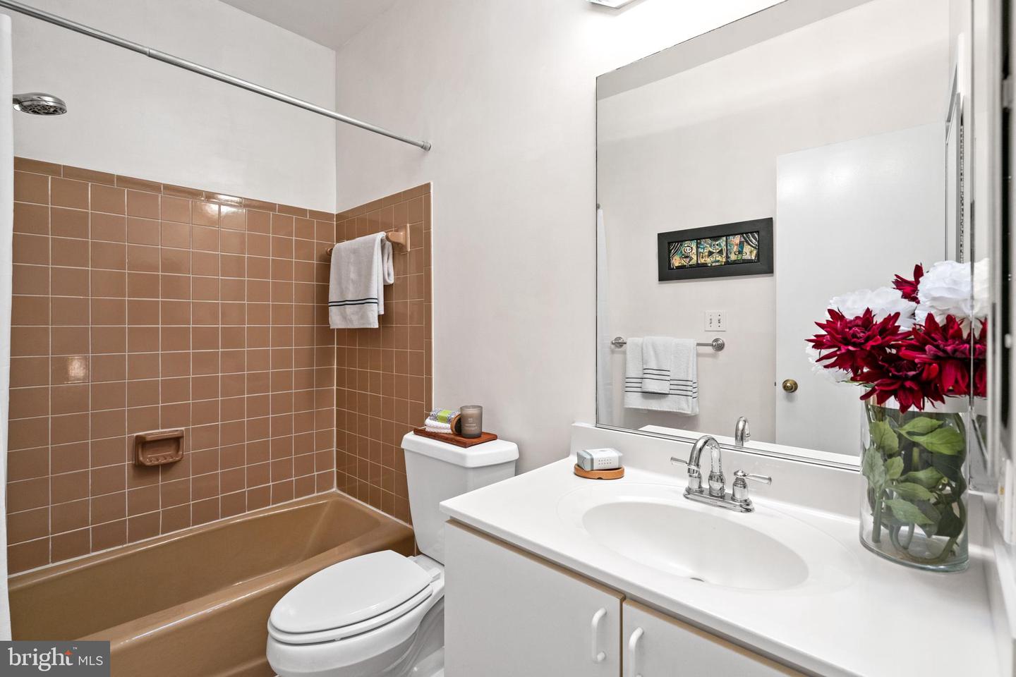 1341 EAST CAPITOL ST SE #302, WASHINGTON, District Of Columbia 20003, 2 Bedrooms Bedrooms, ,1 BathroomBathrooms,Residential,For sale,1341 EAST CAPITOL ST SE #302,DCDC2225476 MLS # DCDC2225476 1341 EAST CAPITOL ST SE #302, WASHINGTON, District Of Columbia 20003, 2 Bedrooms Bedrooms, ,1 BathroomBathrooms,Residential,For sale,1341 EAST CAPITOL ST SE #302,DCDC2225476 MLS # DCDC2225476