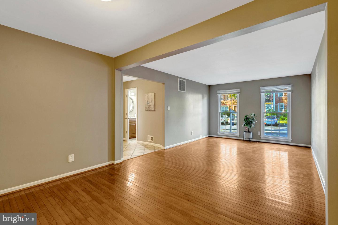 5515 CHESHIRE MEADOWS WAY, FAIRFAX, Virginia 22032, 3 Bedrooms Bedrooms, ,3 BathroomsBathrooms,Residential,For sale,5515 CHESHIRE MEADOWS WAY,VAFX2275846 MLS # VAFX2275846 5515 CHESHIRE MEADOWS WAY, FAIRFAX, Virginia 22032, 3 Bedrooms Bedrooms, ,3 BathroomsBathrooms,Residential,For sale,5515 CHESHIRE MEADOWS WAY,VAFX2275846 MLS # VAFX2275846