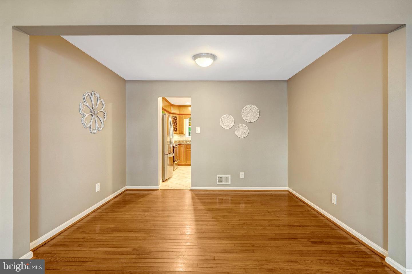 5515 CHESHIRE MEADOWS WAY, FAIRFAX, Virginia 22032, 3 Bedrooms Bedrooms, ,3 BathroomsBathrooms,Residential,For sale,5515 CHESHIRE MEADOWS WAY,VAFX2275846 MLS # VAFX2275846 5515 CHESHIRE MEADOWS WAY, FAIRFAX, Virginia 22032, 3 Bedrooms Bedrooms, ,3 BathroomsBathrooms,Residential,For sale,5515 CHESHIRE MEADOWS WAY,VAFX2275846 MLS # VAFX2275846