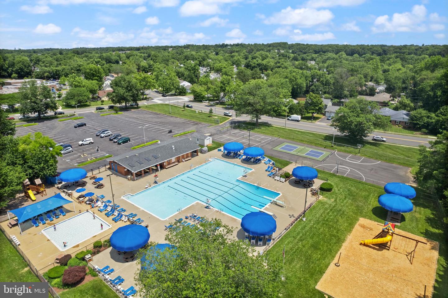 4319 MARKWOOD LN, FAIRFAX, Virginia 22033, 4 Bedrooms Bedrooms, ,2 BathroomsBathrooms,Residential,For sale,4319 MARKWOOD LN,VAFX2275900 MLS # VAFX2275900 4319 MARKWOOD LN, FAIRFAX, Virginia 22033, 4 Bedrooms Bedrooms, ,2 BathroomsBathrooms,Residential,For sale,4319 MARKWOOD LN,VAFX2275900 MLS # VAFX2275900