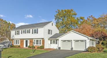 4319 MARKWOOD LN, FAIRFAX, Virginia 22033, 4 Bedrooms Bedrooms, ,2 BathroomsBathrooms,Residential,For sale,4319 MARKWOOD LN,VAFX2275900 MLS # VAFX2275900