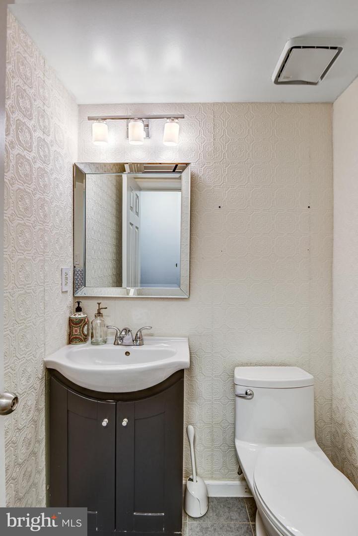 10344 GRANITE CREEK LN, OAKTON, Virginia 22124, 4 Bedrooms Bedrooms, ,3 BathroomsBathrooms,Residential,For sale,10344 GRANITE CREEK LN,VAFX2276468 MLS # VAFX2276468 10344 GRANITE CREEK LN, OAKTON, Virginia 22124, 4 Bedrooms Bedrooms, ,3 BathroomsBathrooms,Residential,For sale,10344 GRANITE CREEK LN,VAFX2276468 MLS # VAFX2276468